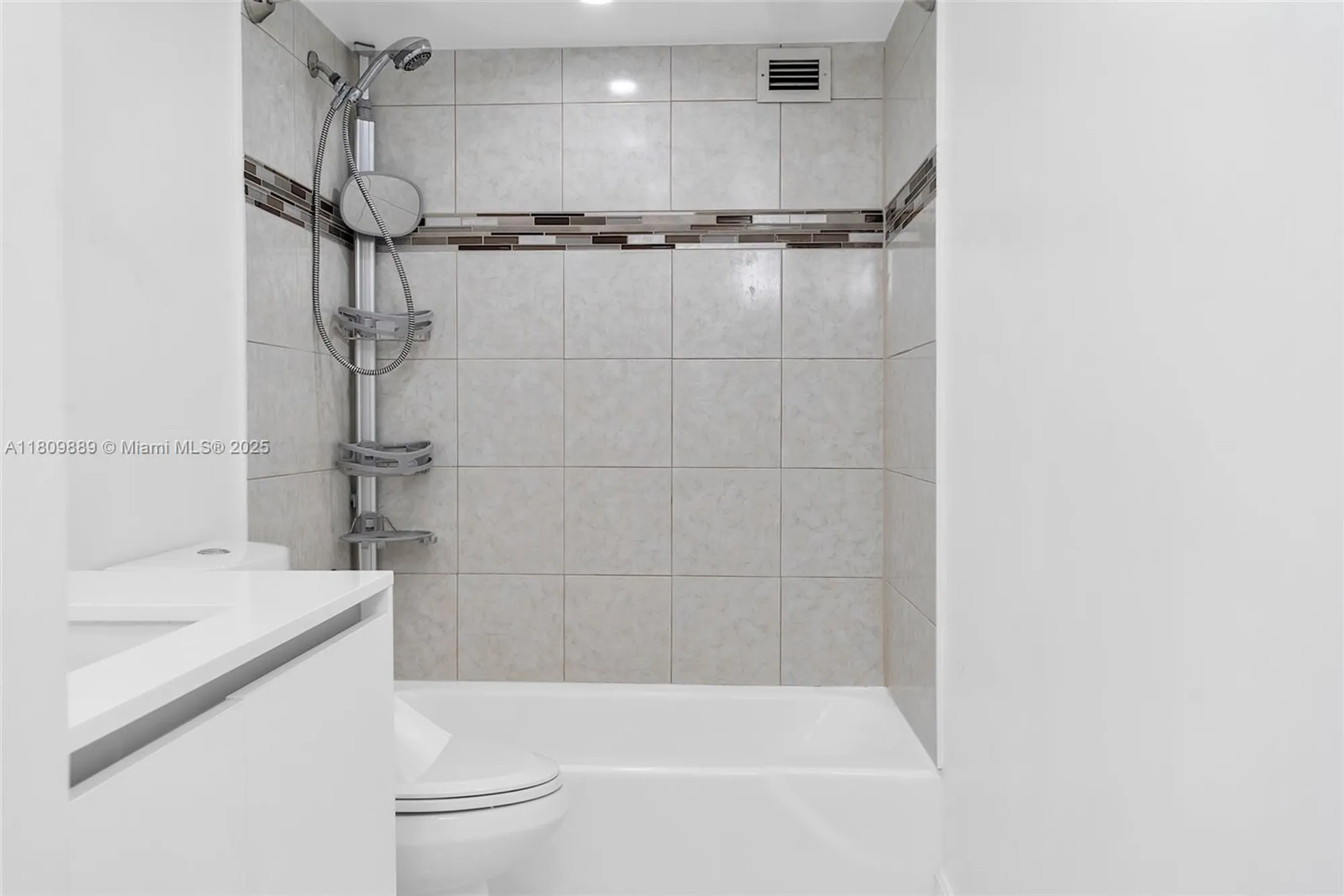 Property Slideshow image 26 of 48 | 1904 s ocean dr 1004, Hallandale Beach, FL, 33009