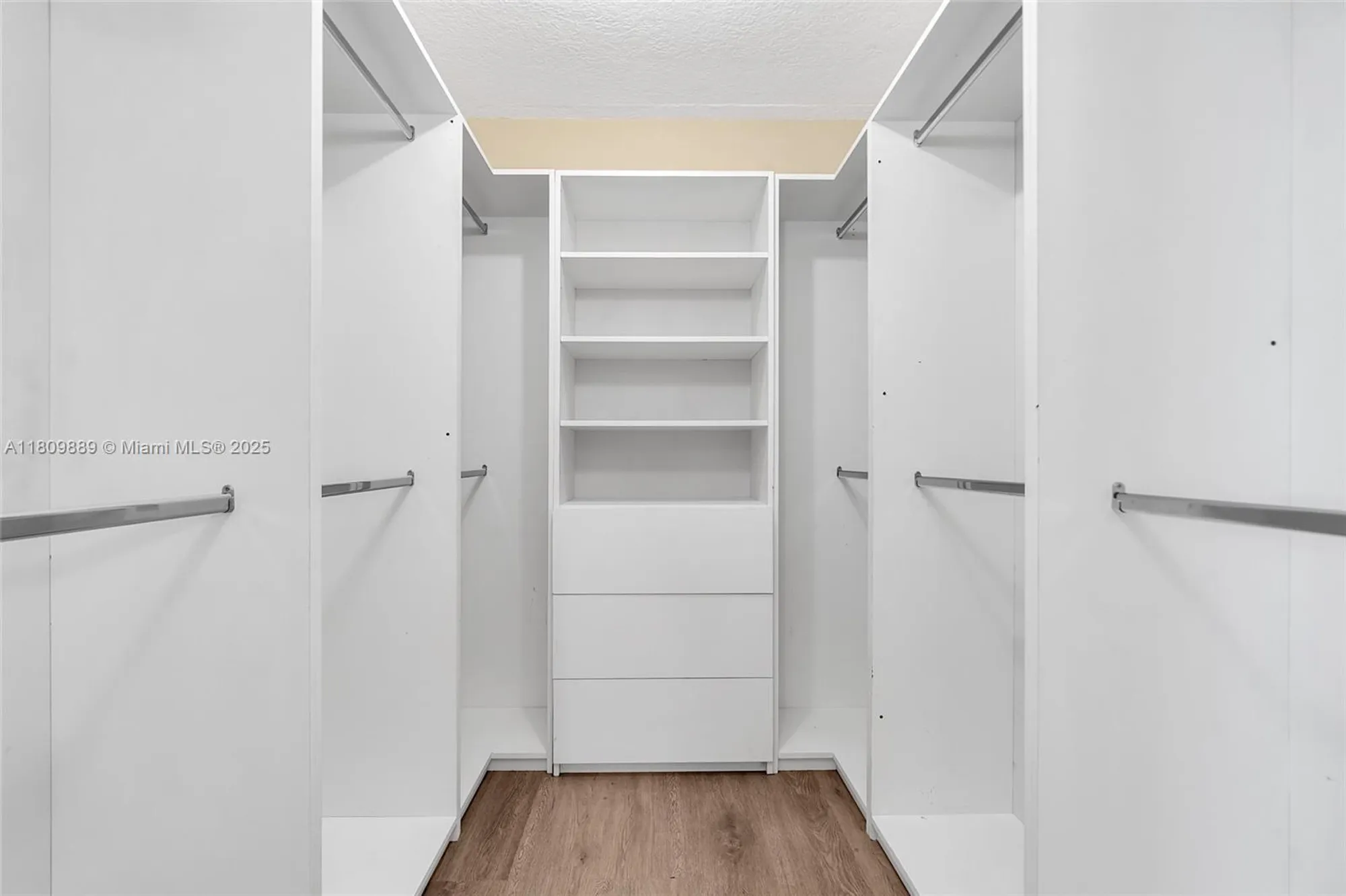 Property Slideshow image 38 of 48 | 1904 s ocean dr 1004, Hallandale Beach, FL, 33009