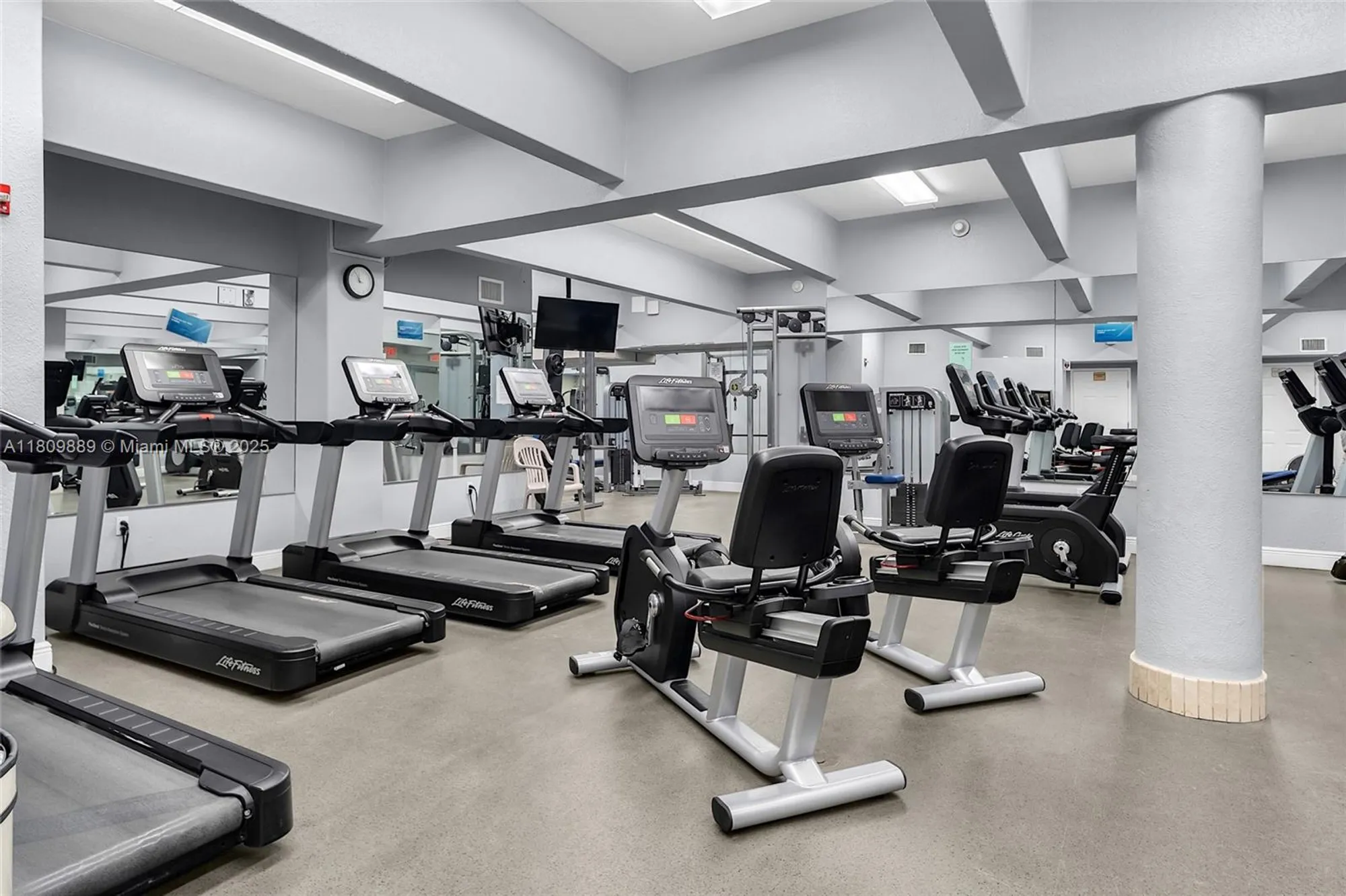 Property Slideshow image 39 of 48 | 1904 s ocean dr 1004, Hallandale Beach, FL, 33009