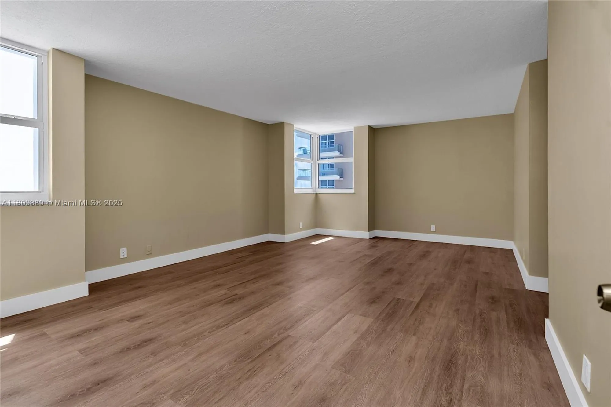 Property Slideshow image 30 of 48 | 1904 s ocean dr 1004, Hallandale Beach, FL, 33009