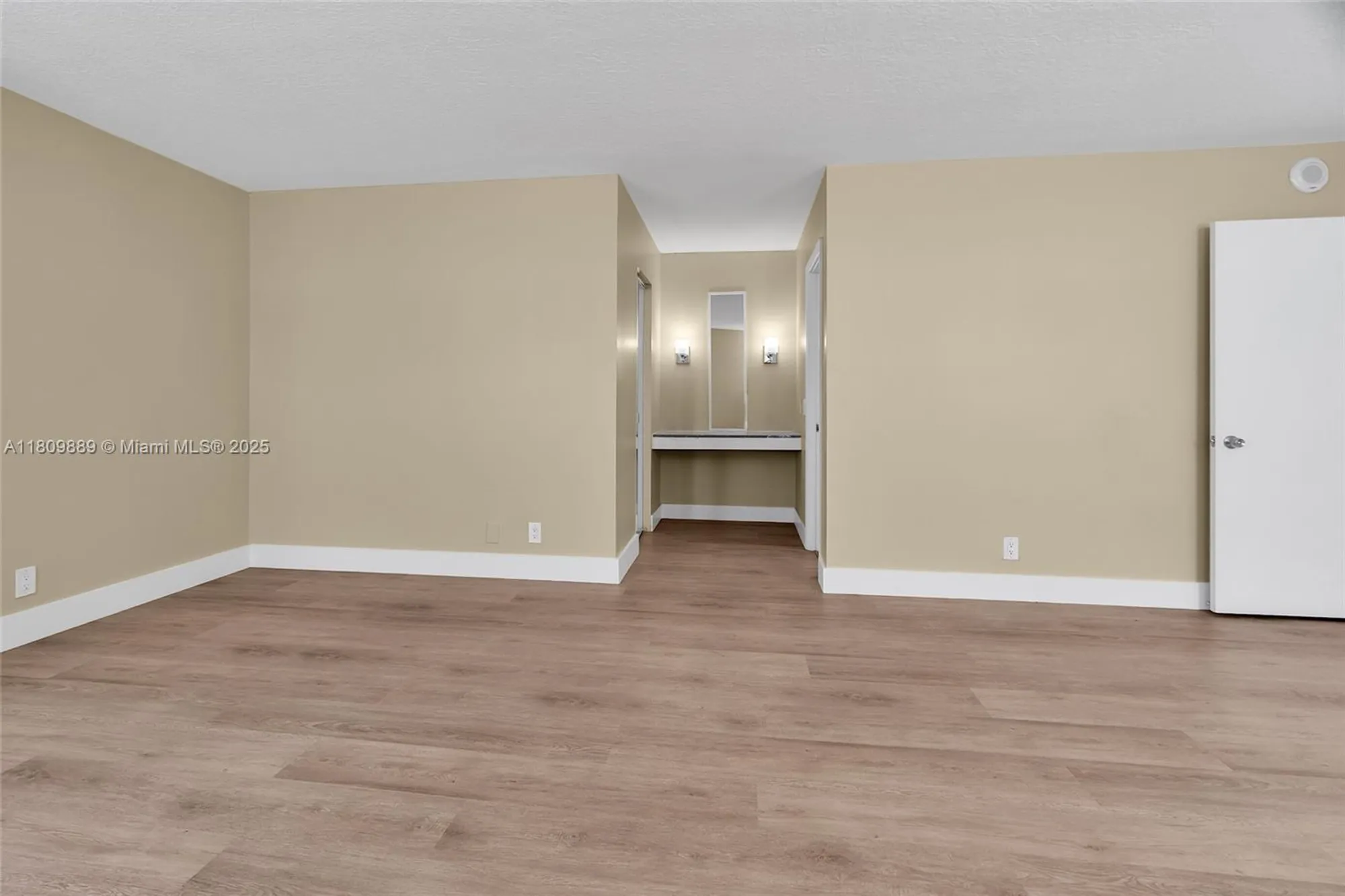 Property Slideshow image 33 of 48 | 1904 s ocean dr 1004, Hallandale Beach, FL, 33009