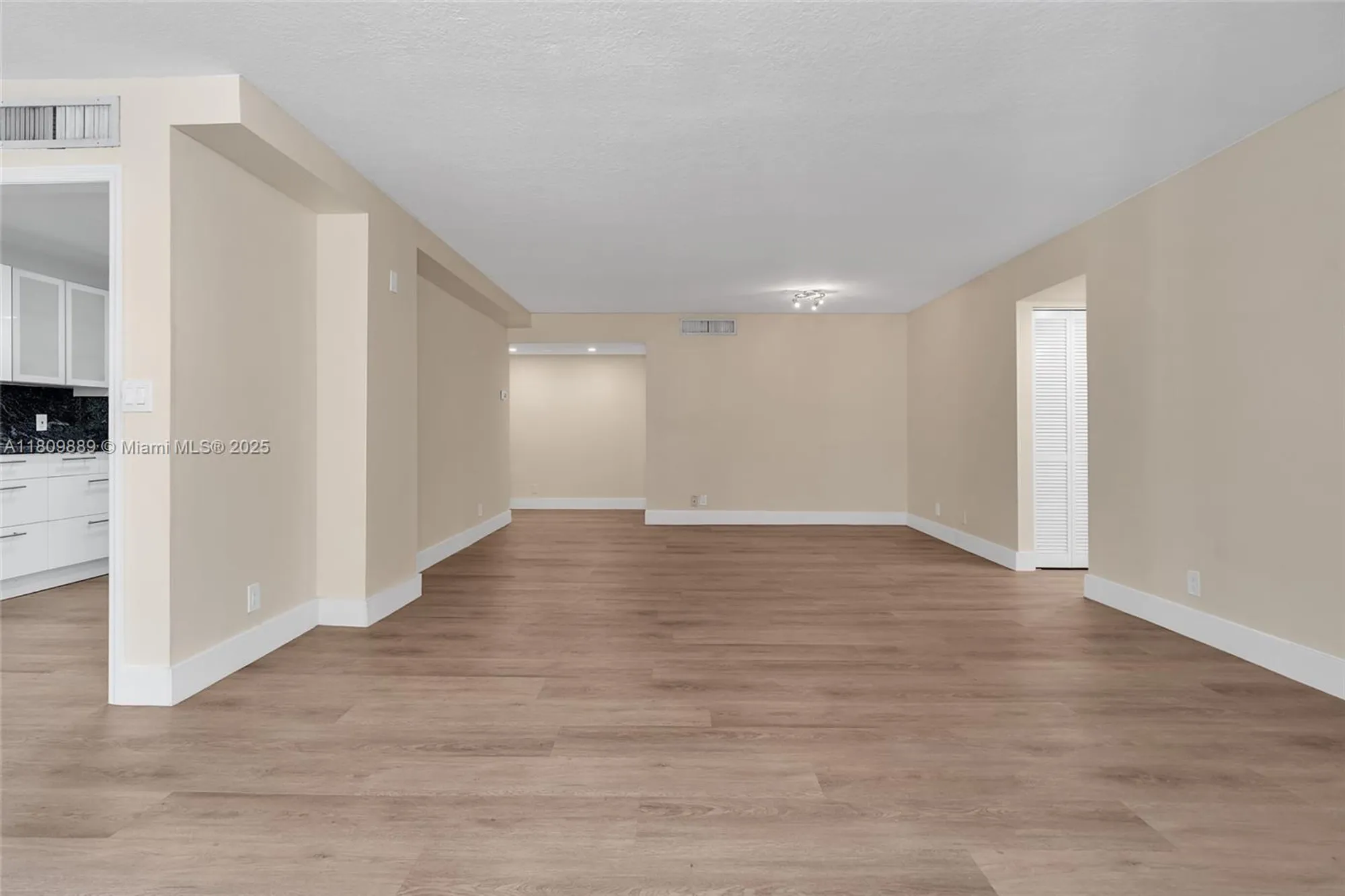 Property Slideshow image 4 of 48 | 1904 s ocean dr 1004, Hallandale Beach, FL, 33009