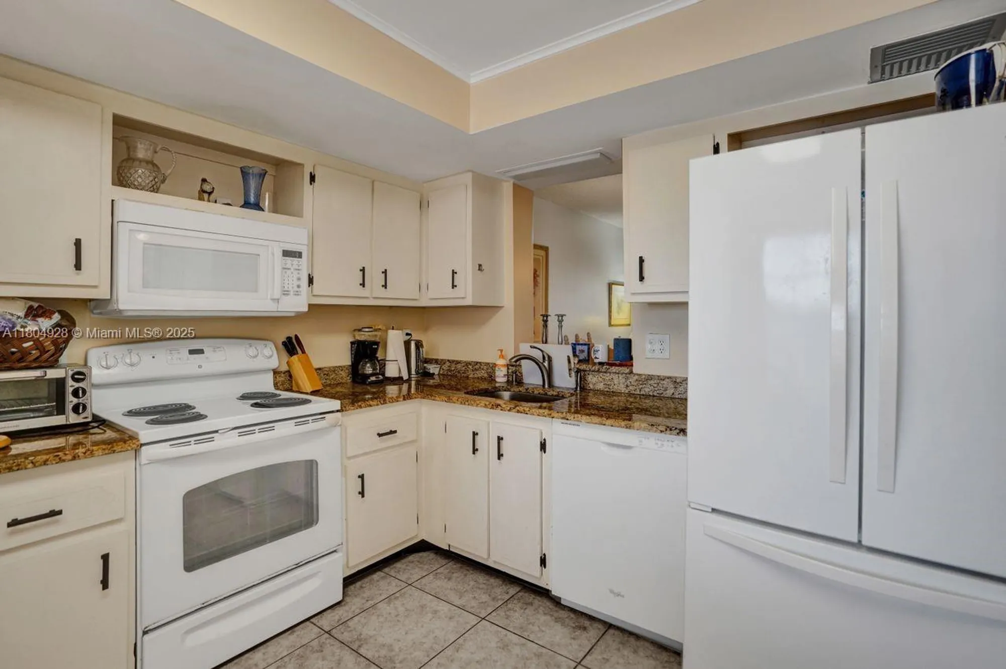 Property Slideshow image 5 of 64 | 14671 bonaire blvd 510, Delray Beach, FL, 33446