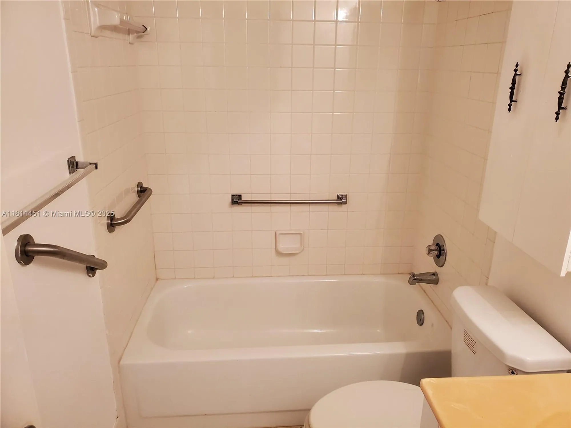 Property Slideshow image 16 of 29 | 800 sw 131st ave 113f, Pembroke Pines, FL, 33027