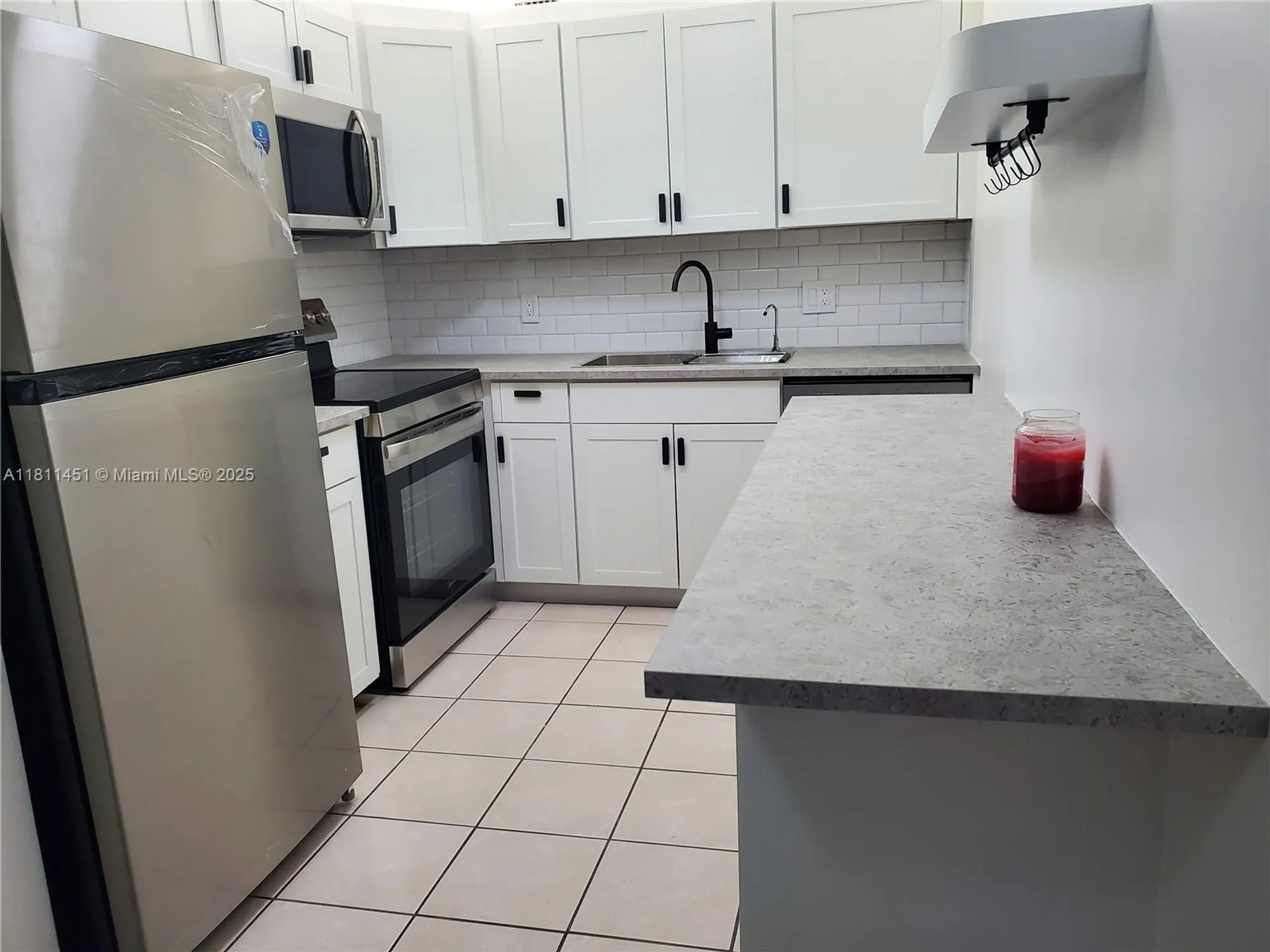 Property Slideshow image 3 of 29 | 800 sw 131st ave 113f, Pembroke Pines, FL, 33027