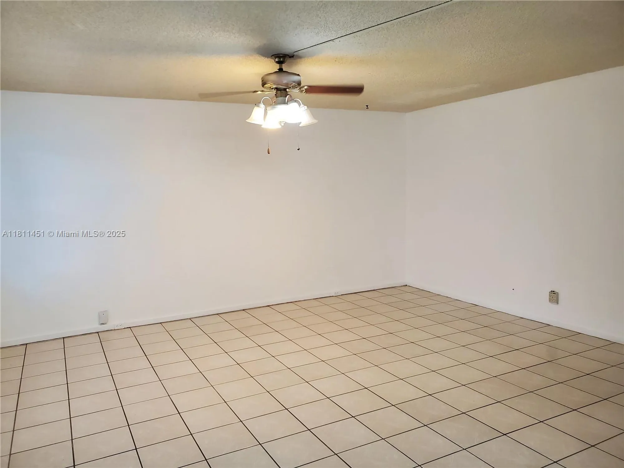 Property Slideshow image 5 of 29 | 800 sw 131st ave 113f, Pembroke Pines, FL, 33027