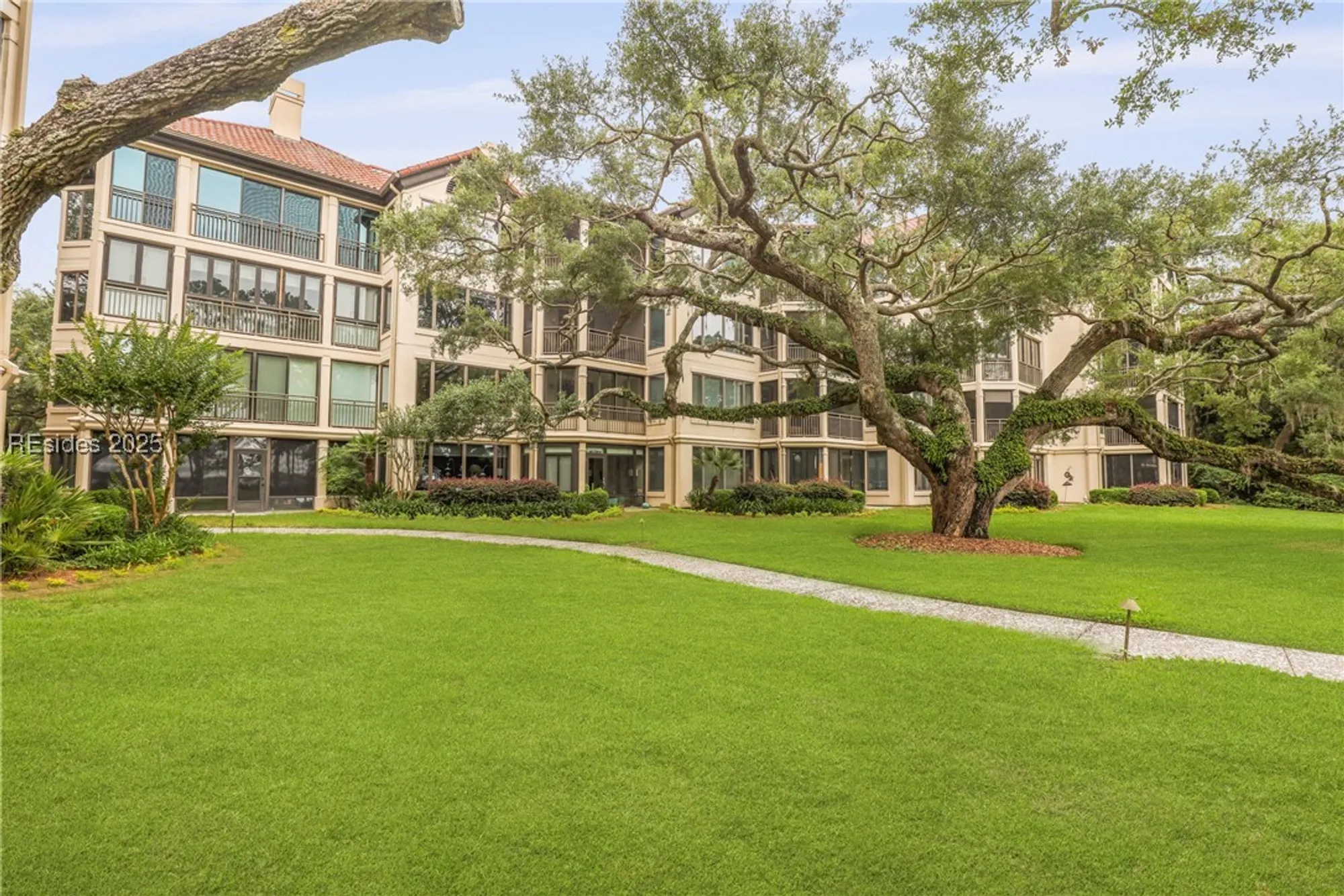 Property Slideshow image 7 of 52 | 6 village north dr 155, Hilton Head Island, SC, 29926