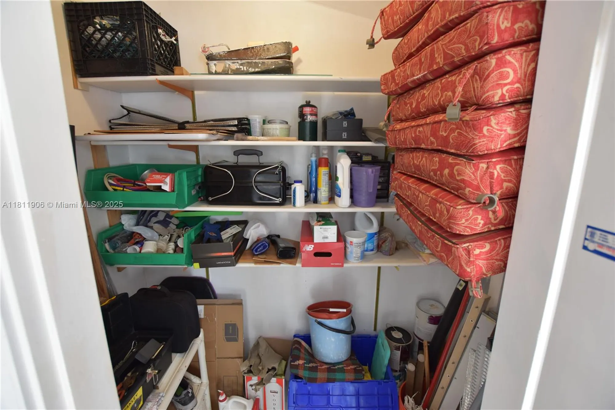 Property Slideshow image 14 of 33 | 2862 crosley dr c, West Palm Beach, FL, 33415