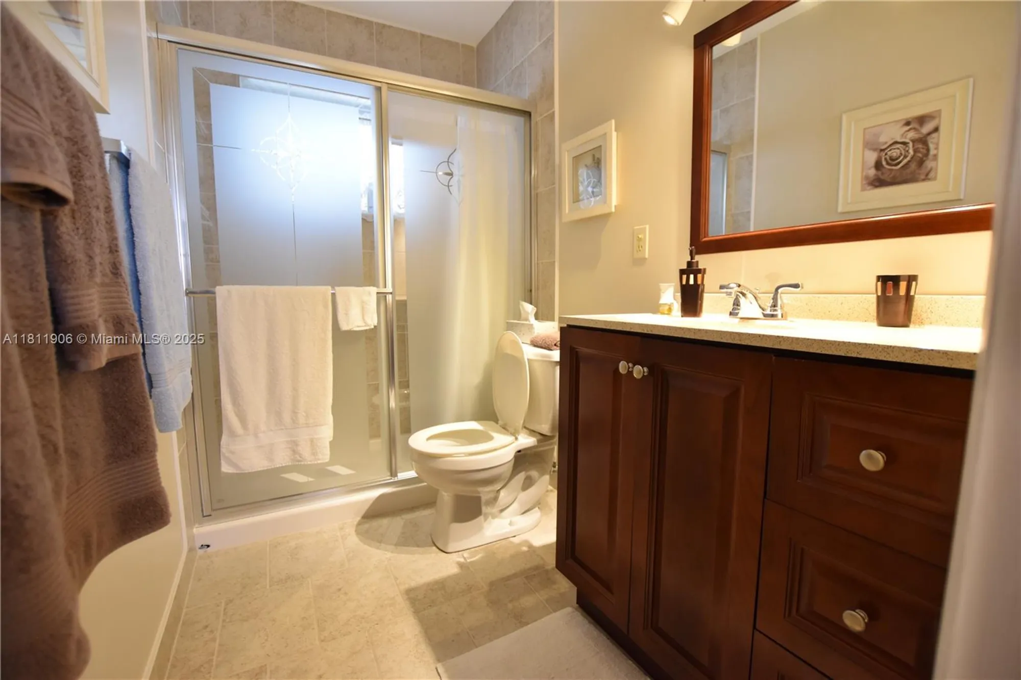 Property Slideshow image 10 of 33 | 2862 crosley dr c, West Palm Beach, FL, 33415