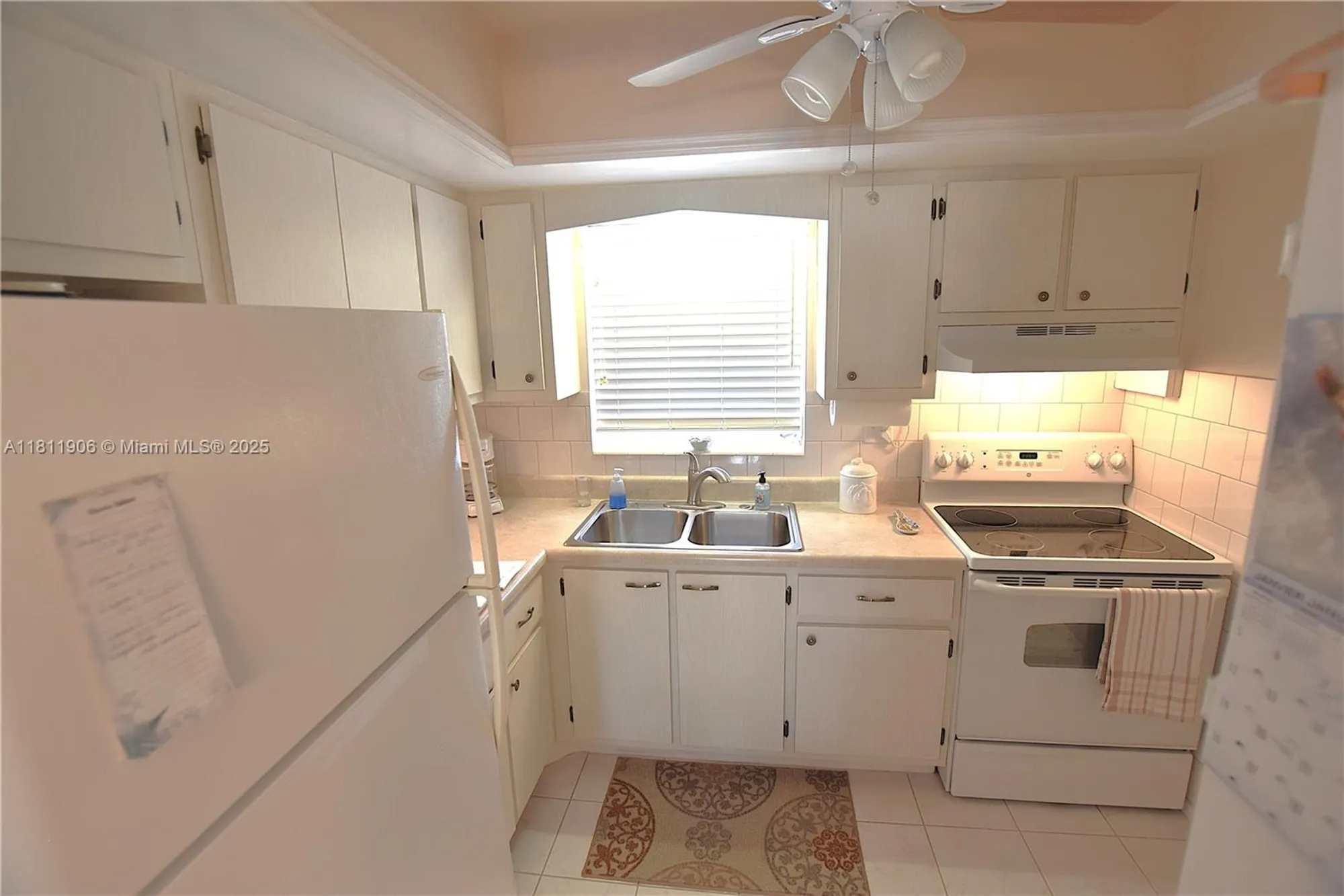 Property Slideshow image 7 of 33 | 2862 crosley dr c, West Palm Beach, FL, 33415
