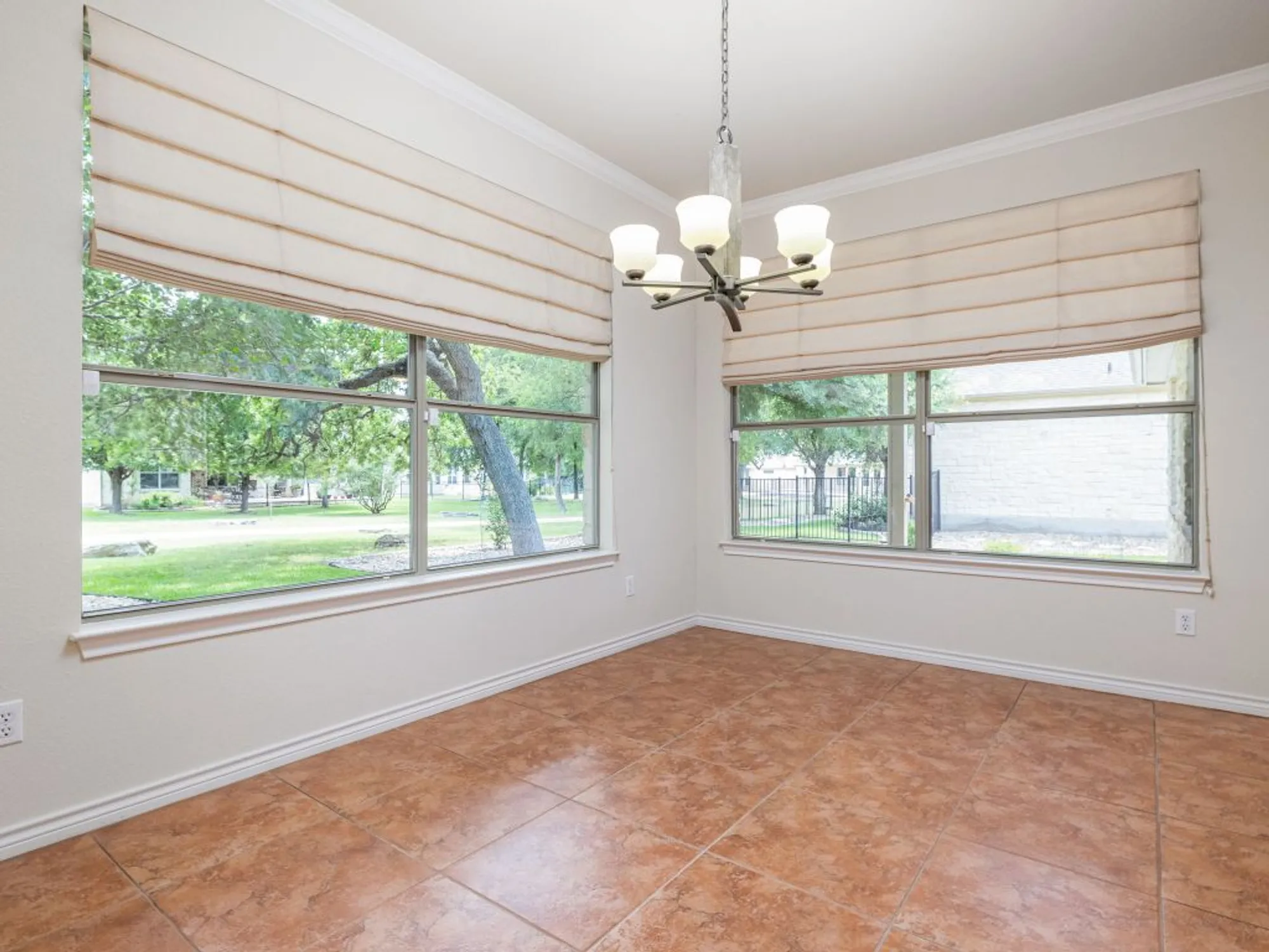 Property Slideshow image 13 of 40 | 4914 big bend trl, Georgetown, TX, 78633