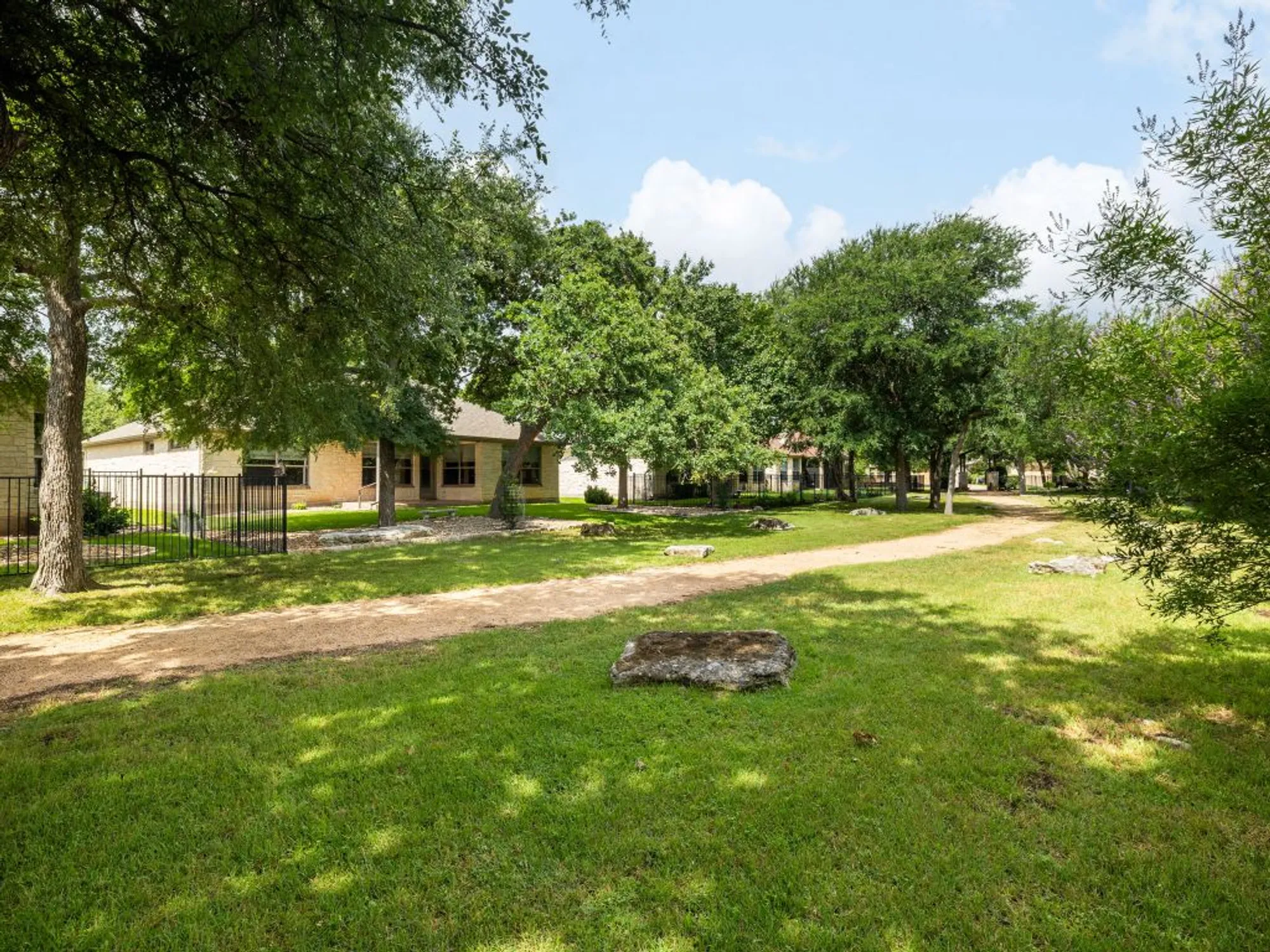 Property Slideshow image 30 of 40 | 4914 big bend trl, Georgetown, TX, 78633