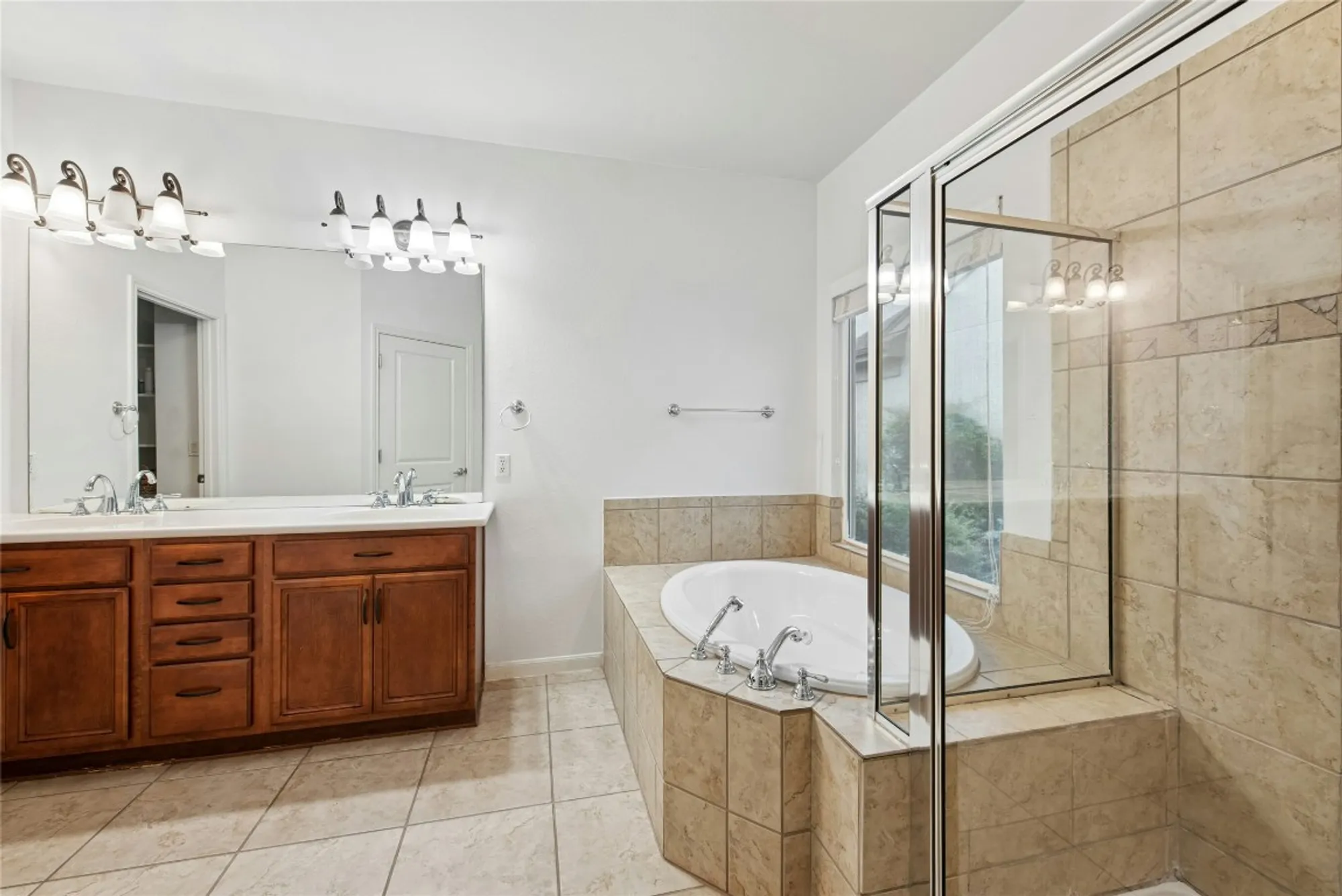 Property Slideshow image 18 of 25 | 308 hills of texas trl, Georgetown, TX, 78633