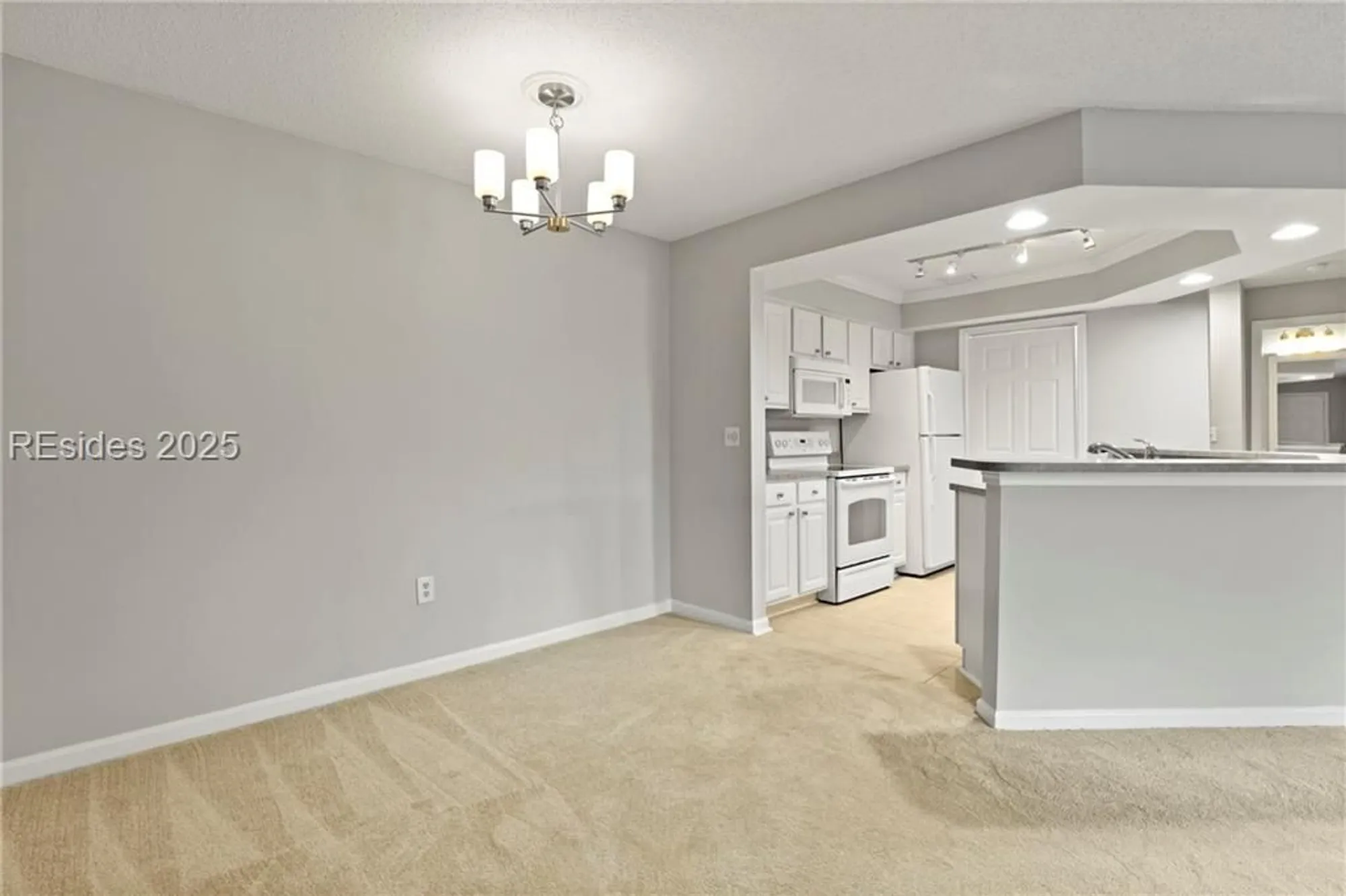 Property Slideshow image 12 of 48 | 380 marshland rd a32, Hilton Head Island, SC, 29926