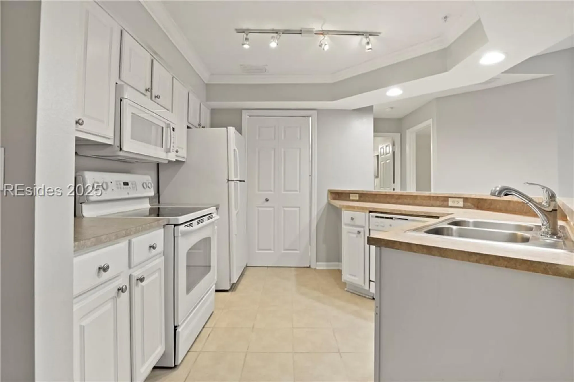 Property Slideshow image 6 of 48 | 380 marshland rd a32, Hilton Head Island, SC, 29926