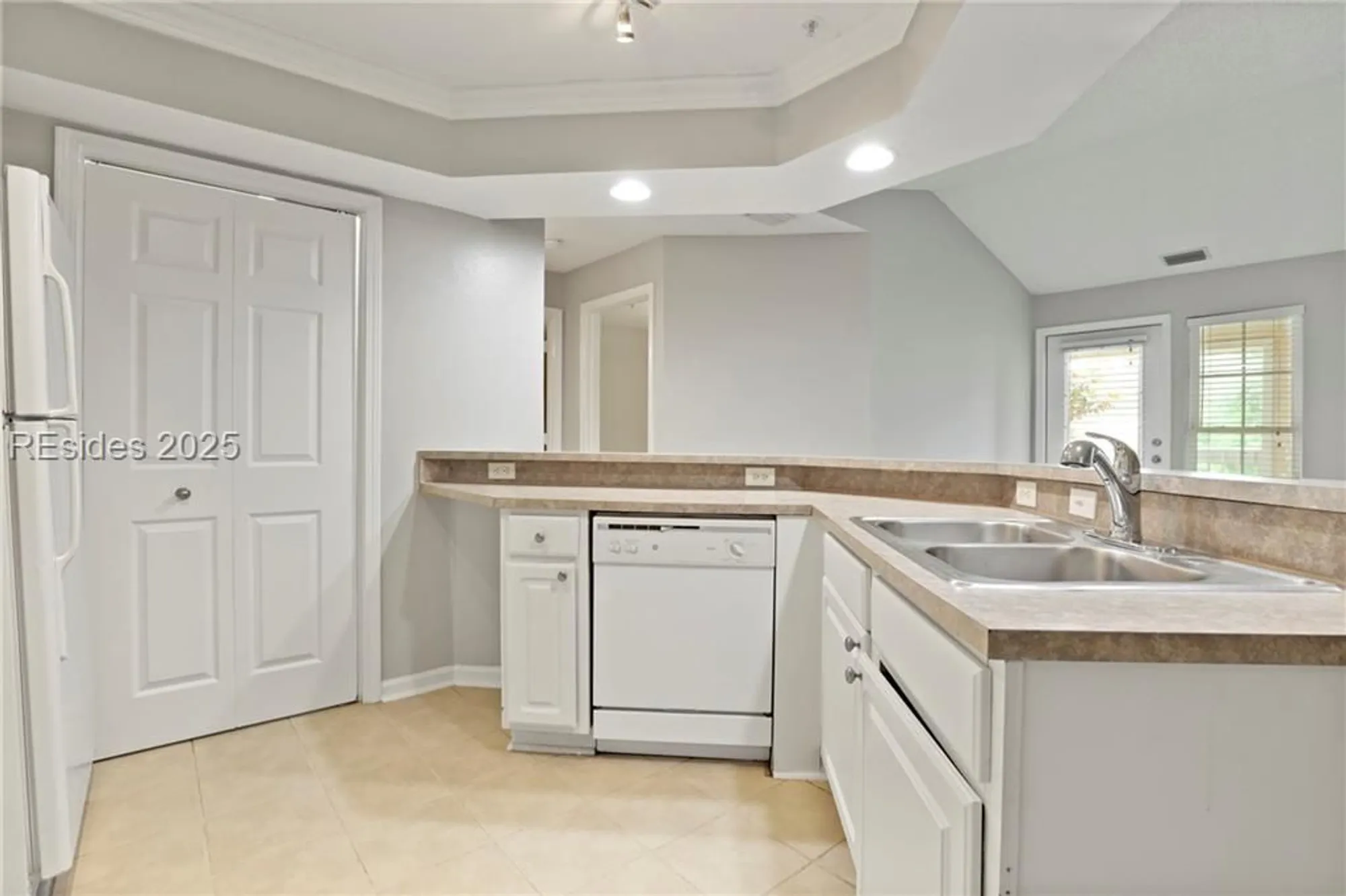 Property Slideshow image 9 of 48 | 380 marshland rd a32, Hilton Head Island, SC, 29926