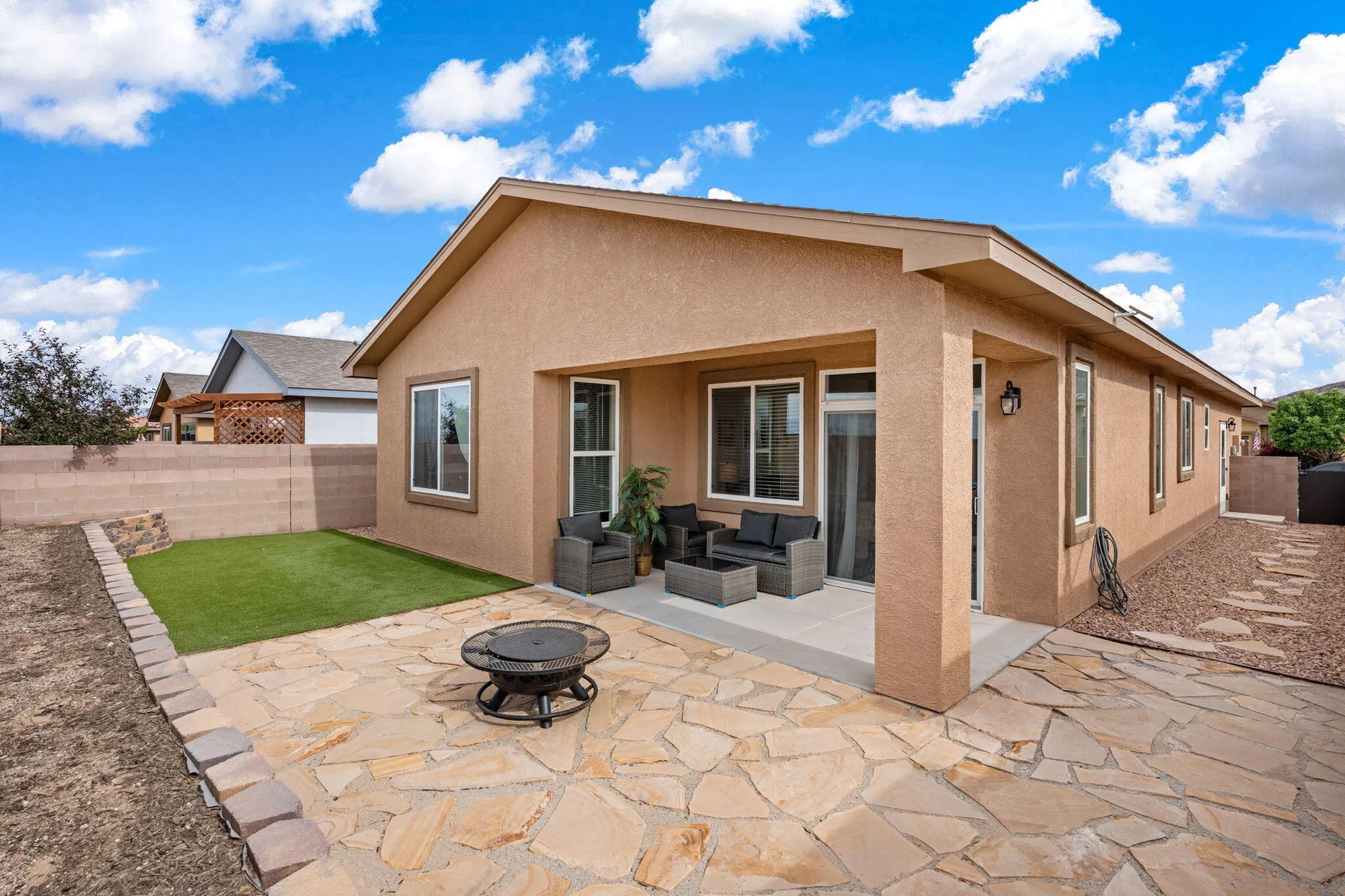 Property Slideshow image 28 of 34 | 240 rio chama cir, Los Lunas, NM, 87031