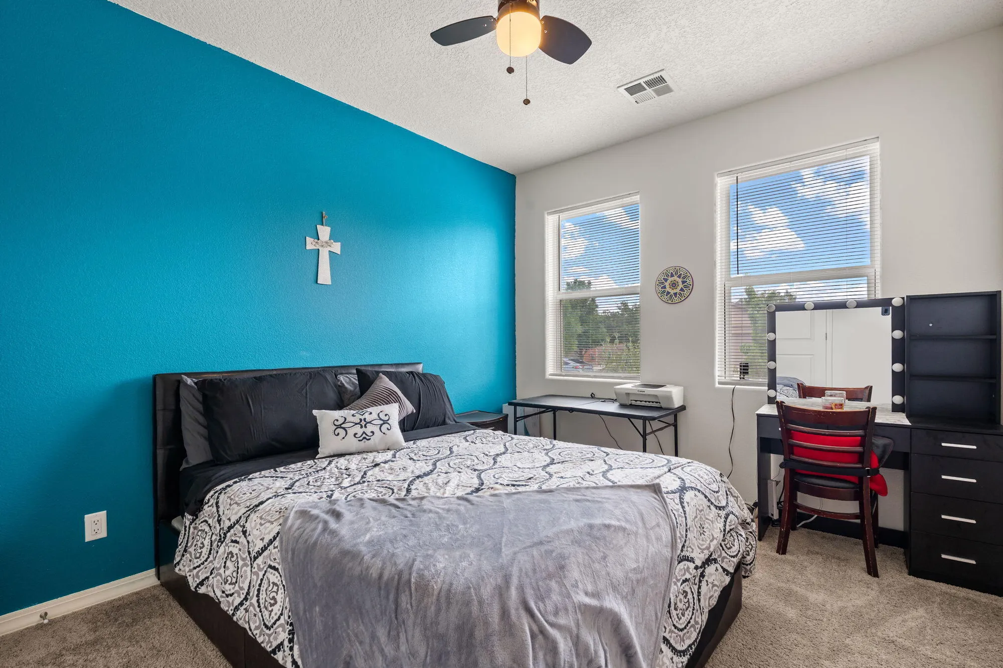 Property Slideshow image 21 of 34 | 240 rio chama cir, Los Lunas, NM, 87031