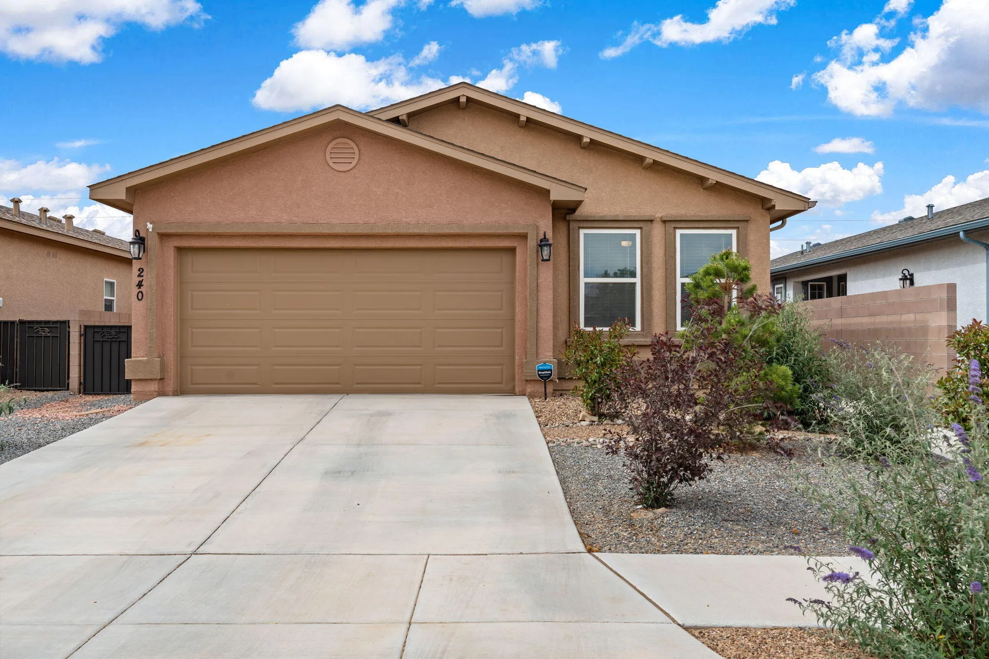 Property Slideshow image 4 of 34 | 240 rio chama cir, Los Lunas, NM, 87031