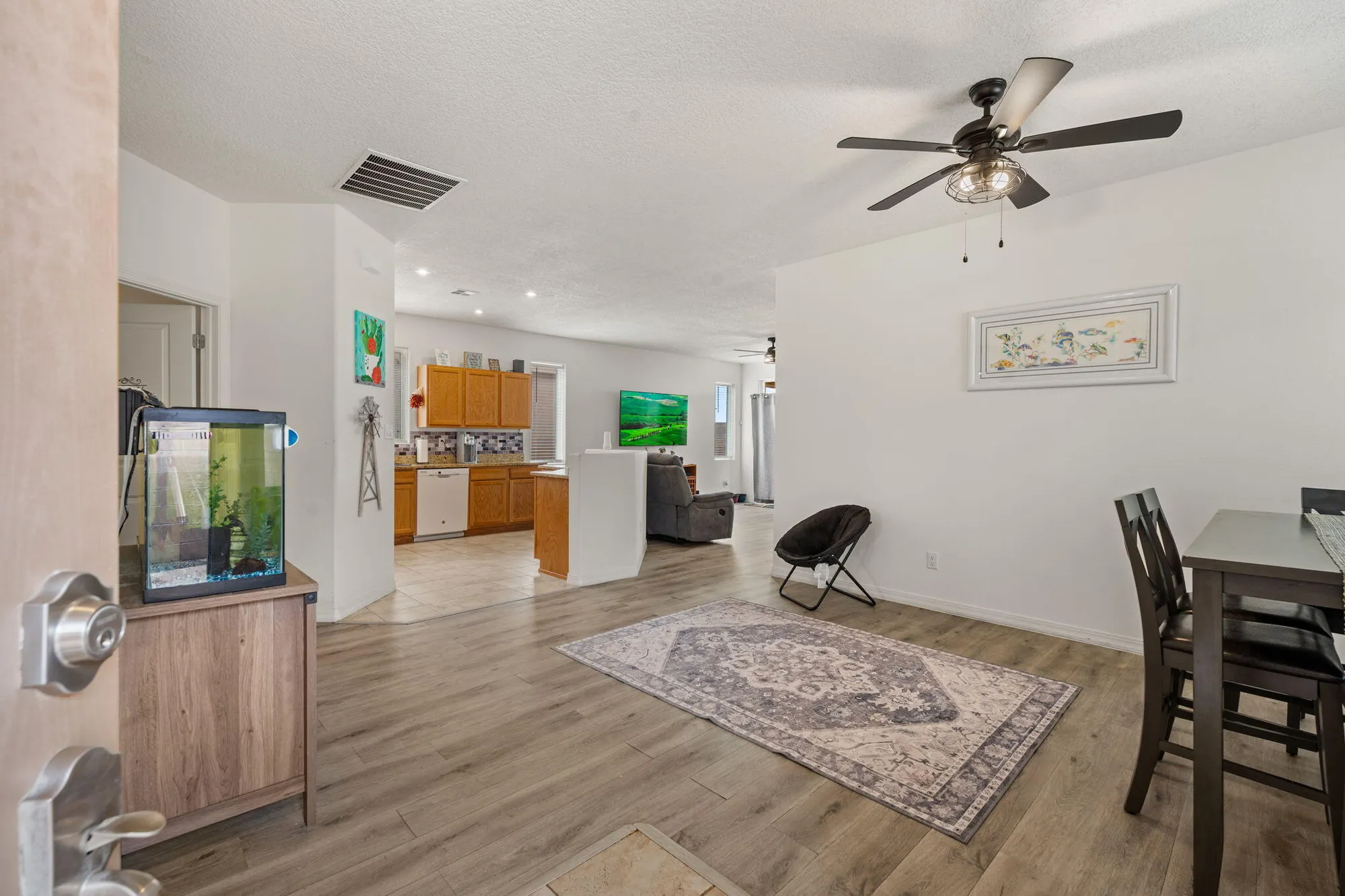 Property Slideshow image 7 of 34 | 240 rio chama cir, Los Lunas, NM, 87031