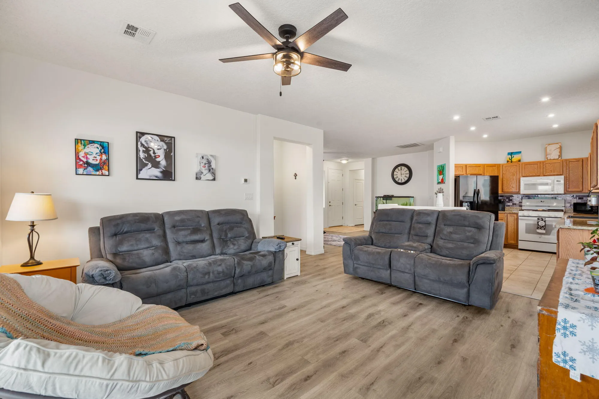 Property Slideshow image 8 of 34 | 240 rio chama cir, Los Lunas, NM, 87031