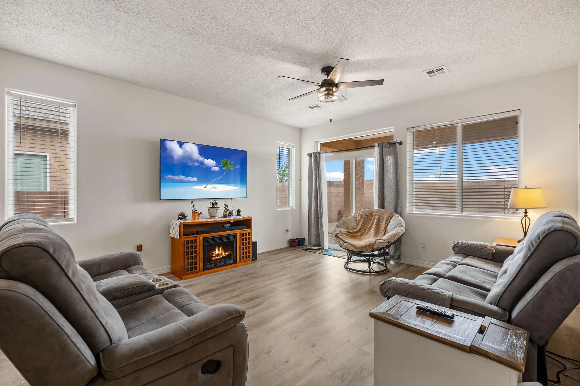 Property Slideshow image 9 of 34 | 240 rio chama cir, Los Lunas, NM, 87031