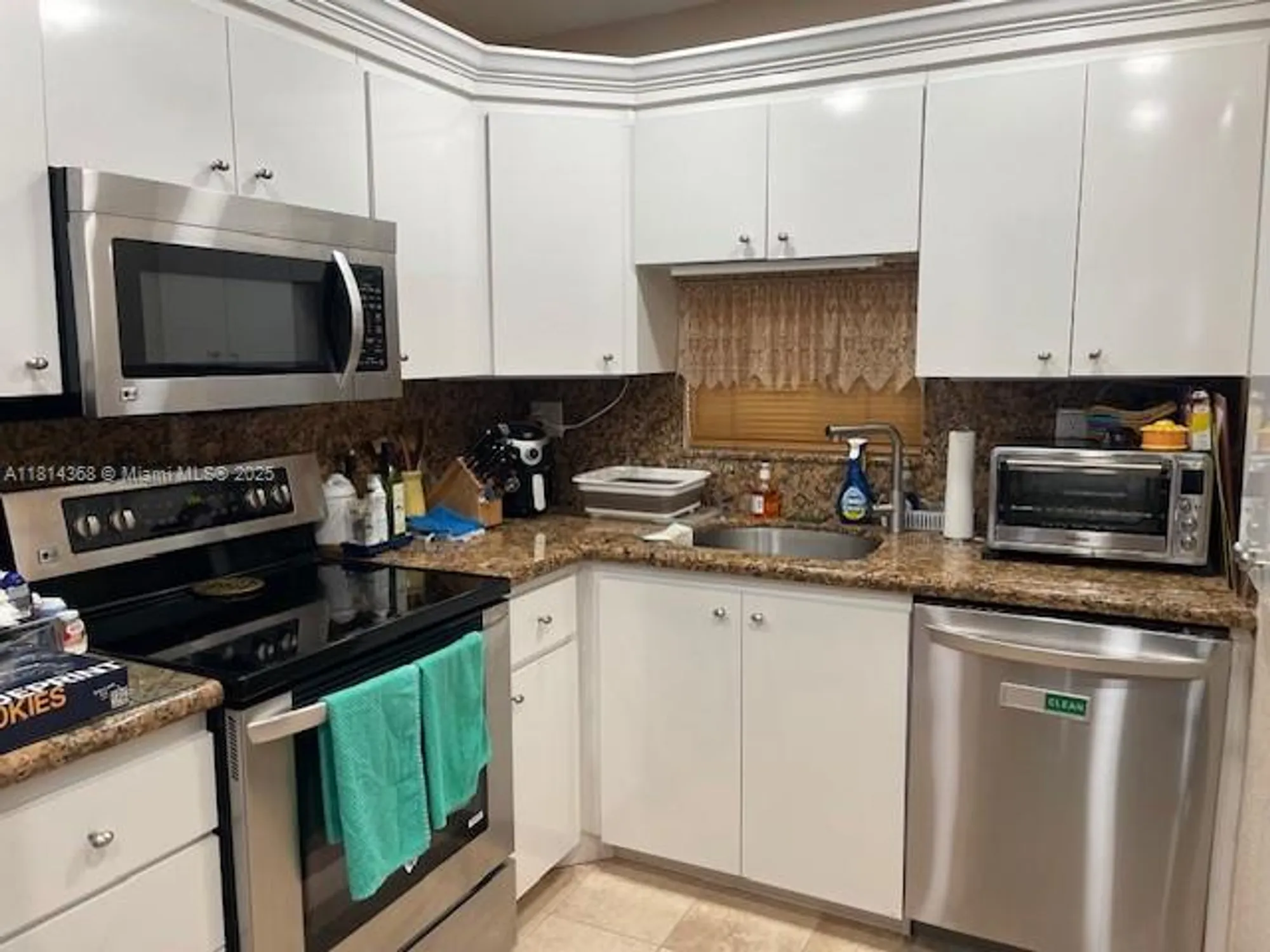 Property Slideshow image 4 of 11 | 361 s hollybrook dr apt 310, Pembroke Pines, FL, 33025