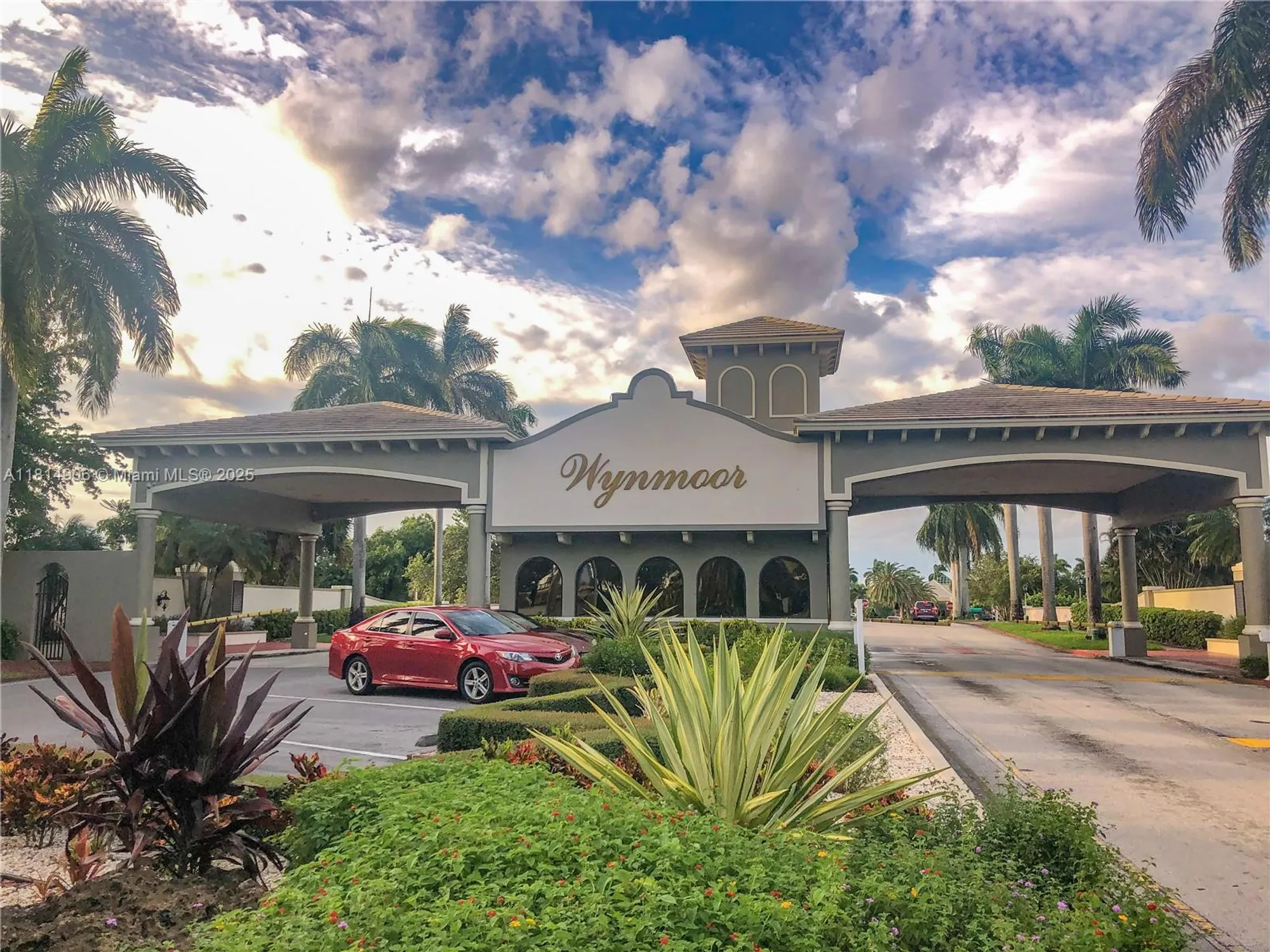 Property Slideshow image 2 of 33 | 3405 bimini ln j4, Coconut Creek, FL, 33066