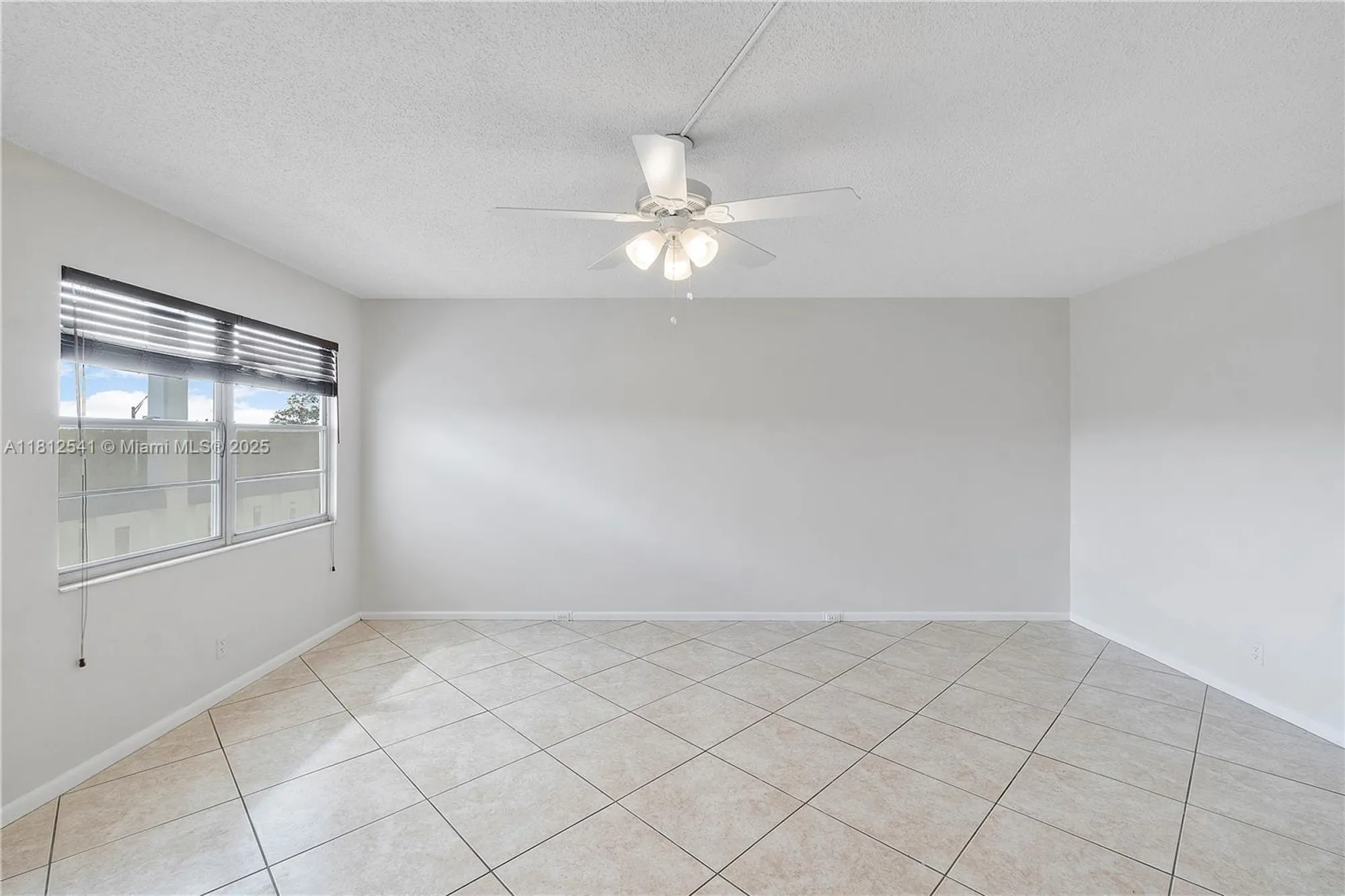 Property Slideshow image 16 of 37 | 3116 newport u # 3116, Deerfield Beach, FL, 33442