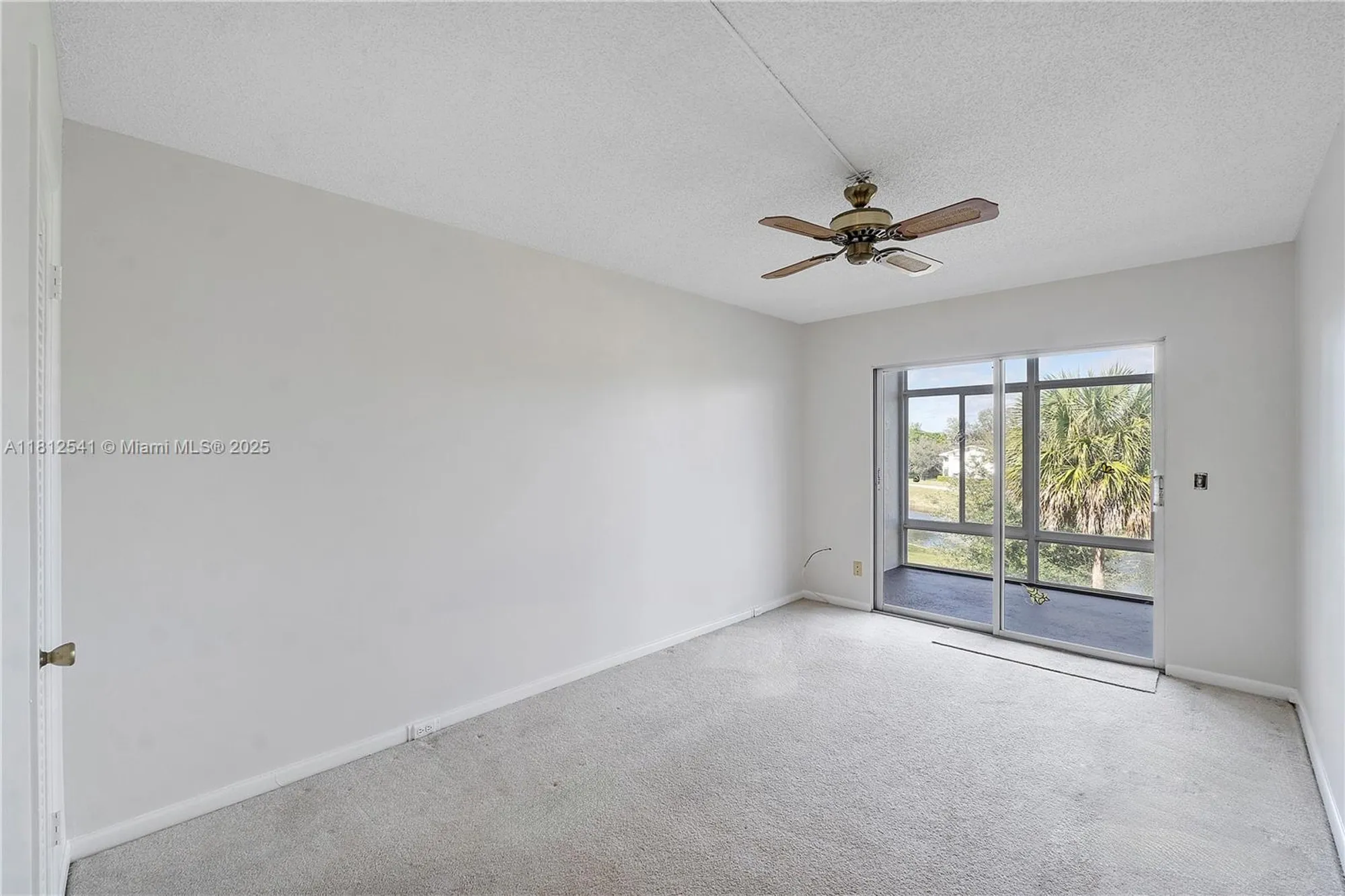 Property Slideshow image 17 of 37 | 3116 newport u # 3116, Deerfield Beach, FL, 33442