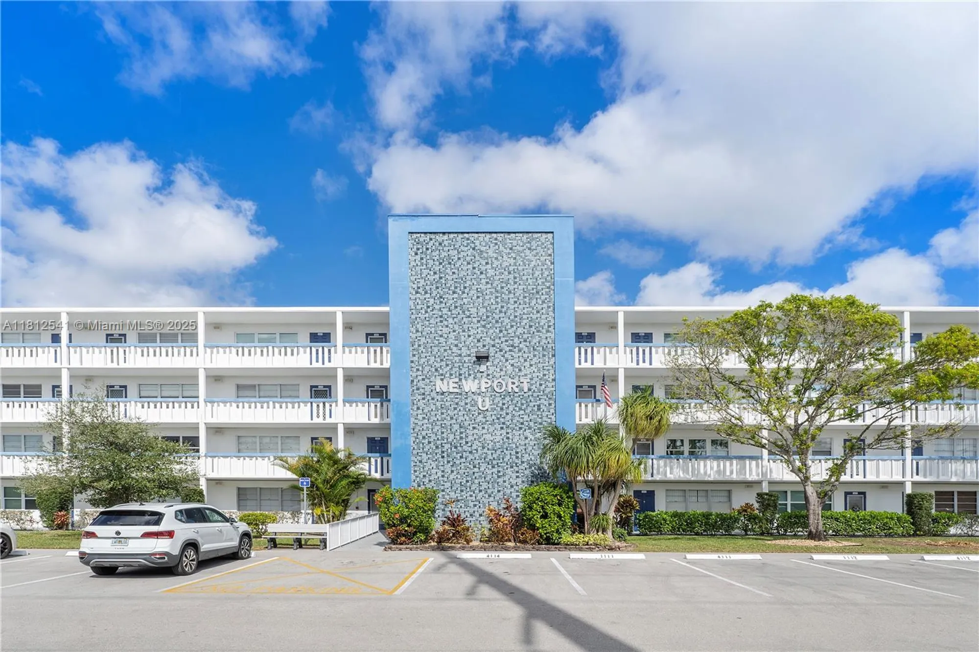 Property Slideshow image 26 of 37 | 3116 newport u # 3116, Deerfield Beach, FL, 33442