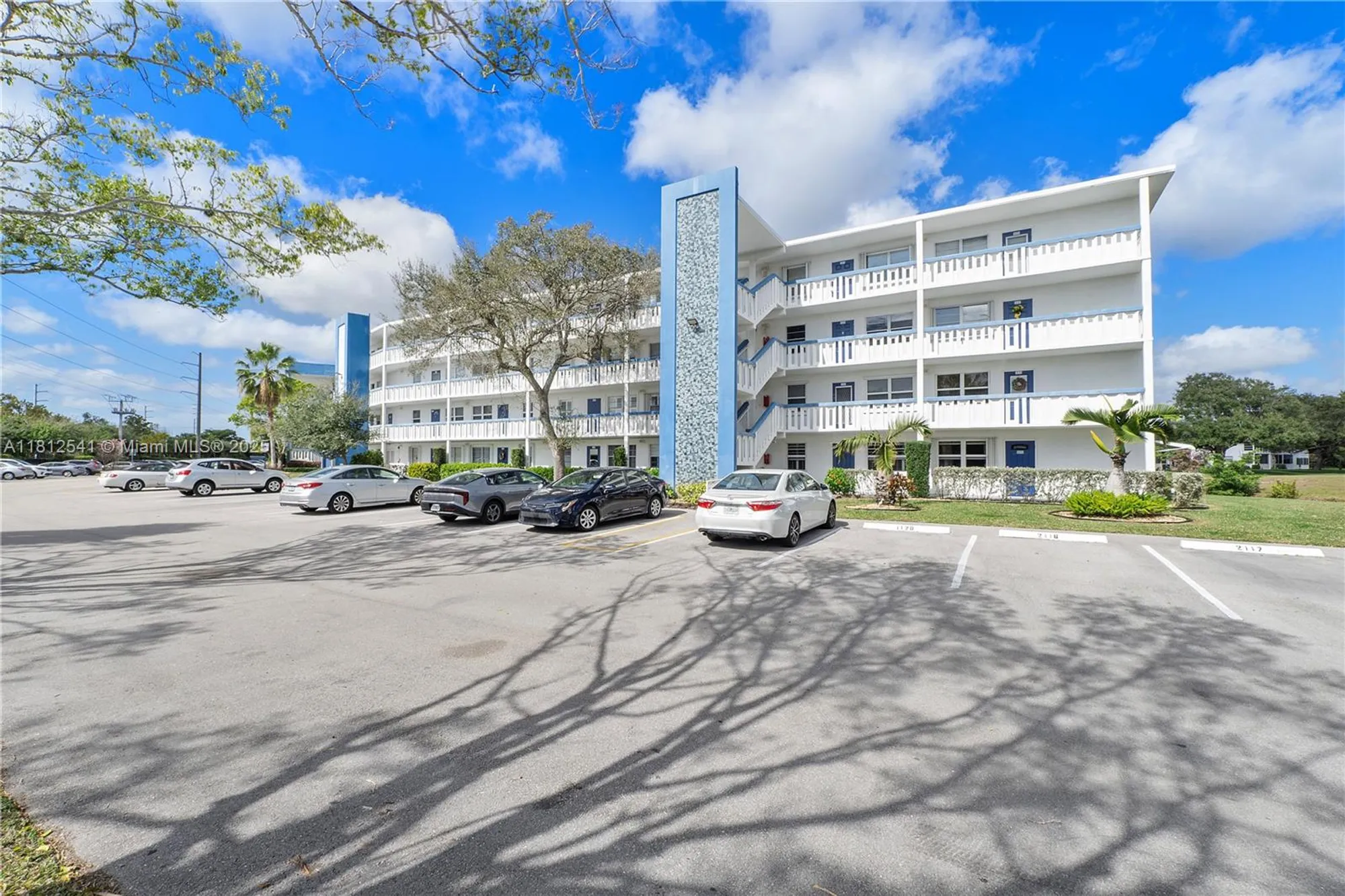 Property Slideshow image 27 of 37 | 3116 newport u # 3116, Deerfield Beach, FL, 33442