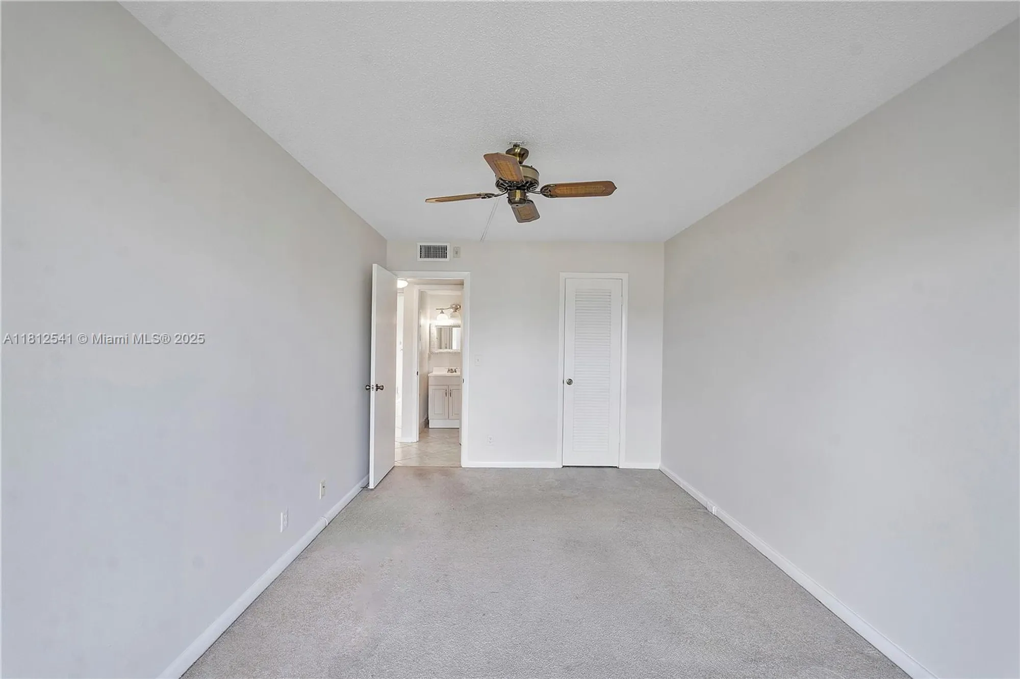 Property Slideshow image 21 of 37 | 3116 newport u # 3116, Deerfield Beach, FL, 33442