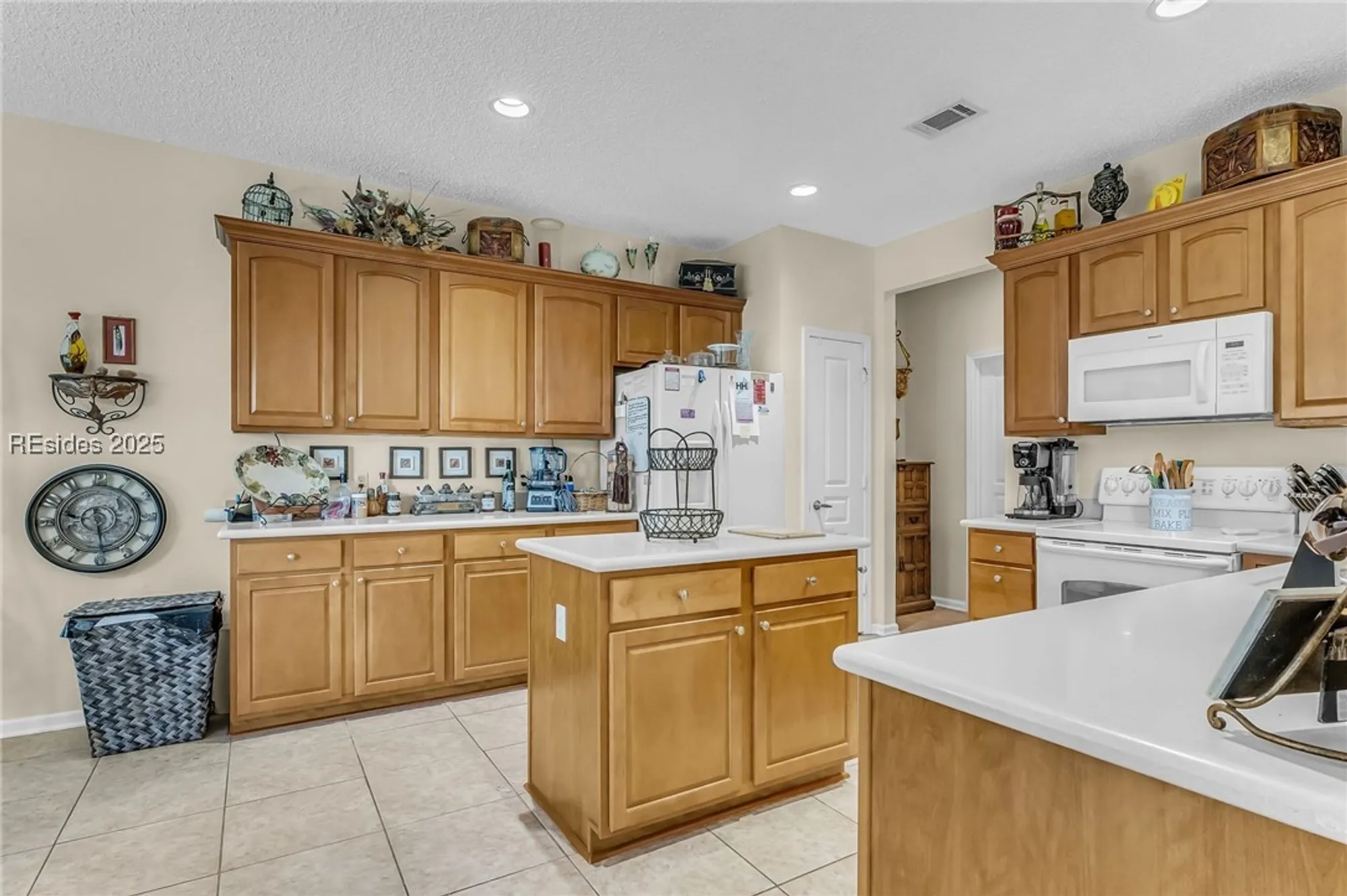 Property Slideshow image 10 of 33 | 1 landmark ln, Bluffton, SC, 29909