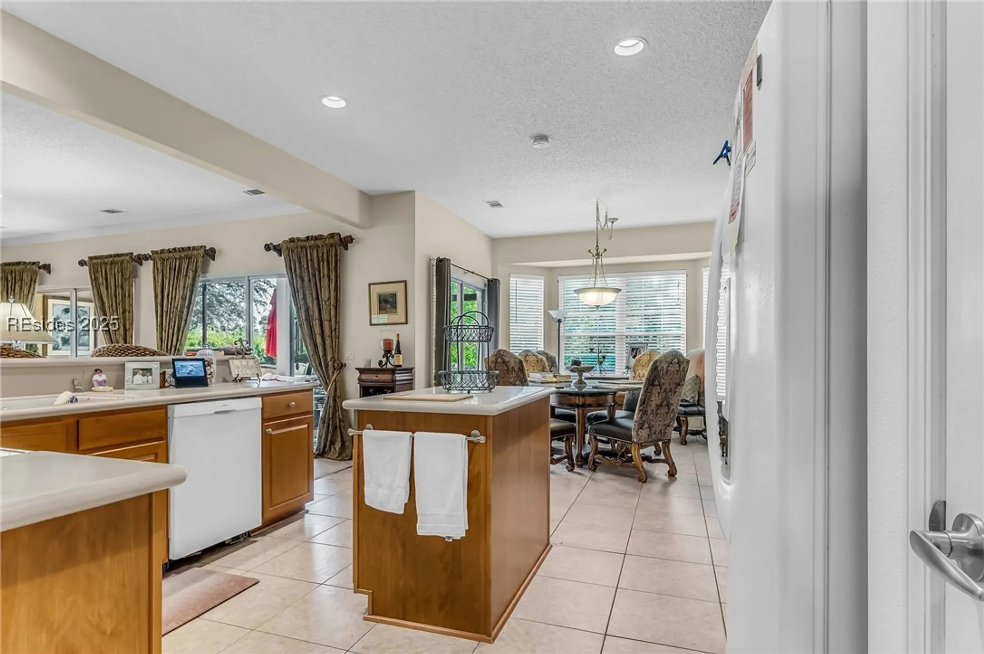 Property Slideshow image 11 of 33 | 1 landmark ln, Bluffton, SC, 29909