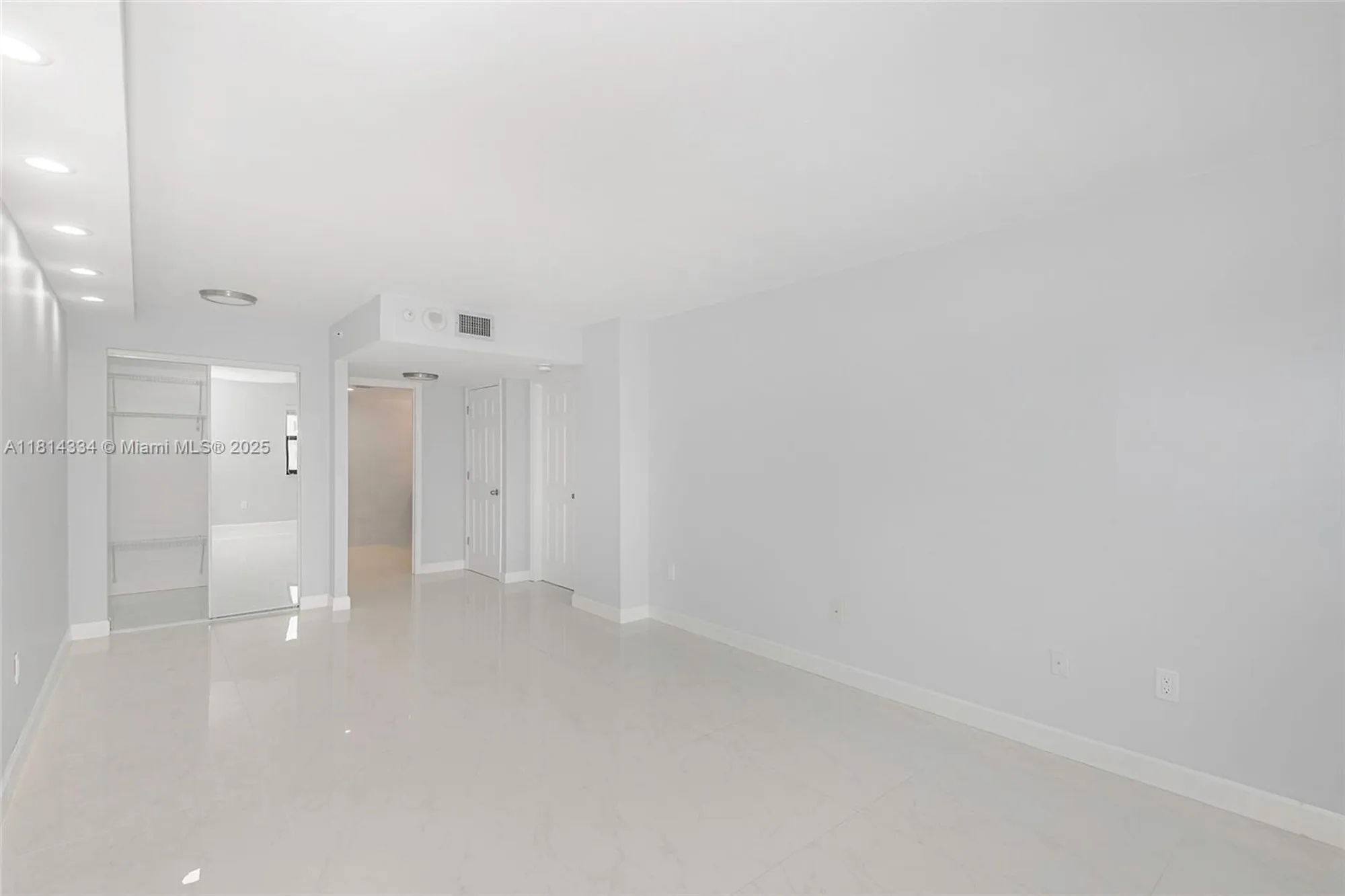 Property Slideshow image 24 of 58 | 1201 s ocean dr apt 610n, Hollywood, FL, 33019