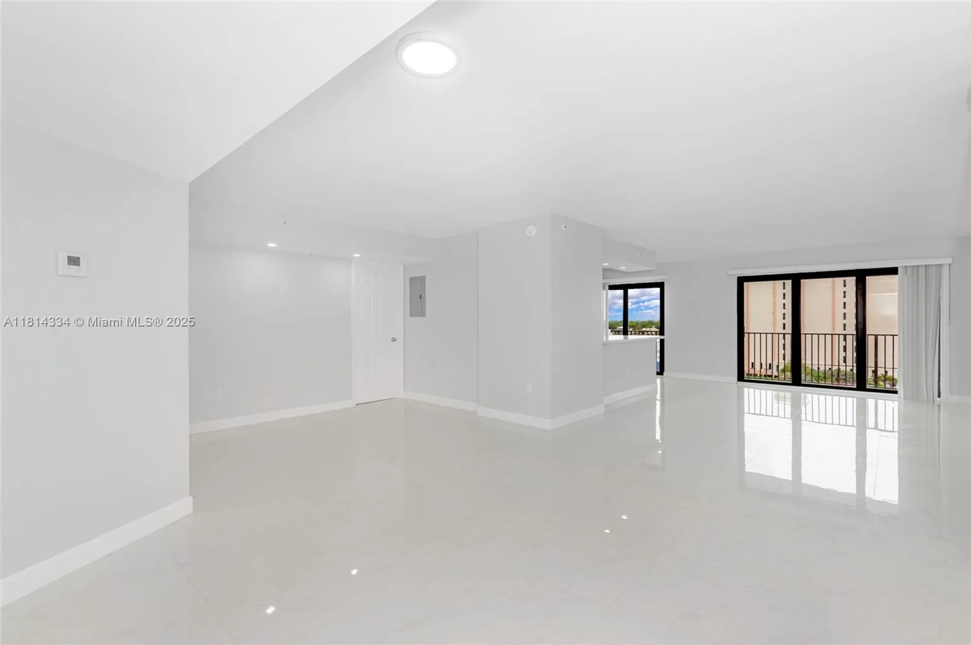 Property Slideshow image 6 of 58 | 1201 s ocean dr apt 610n, Hollywood, FL, 33019