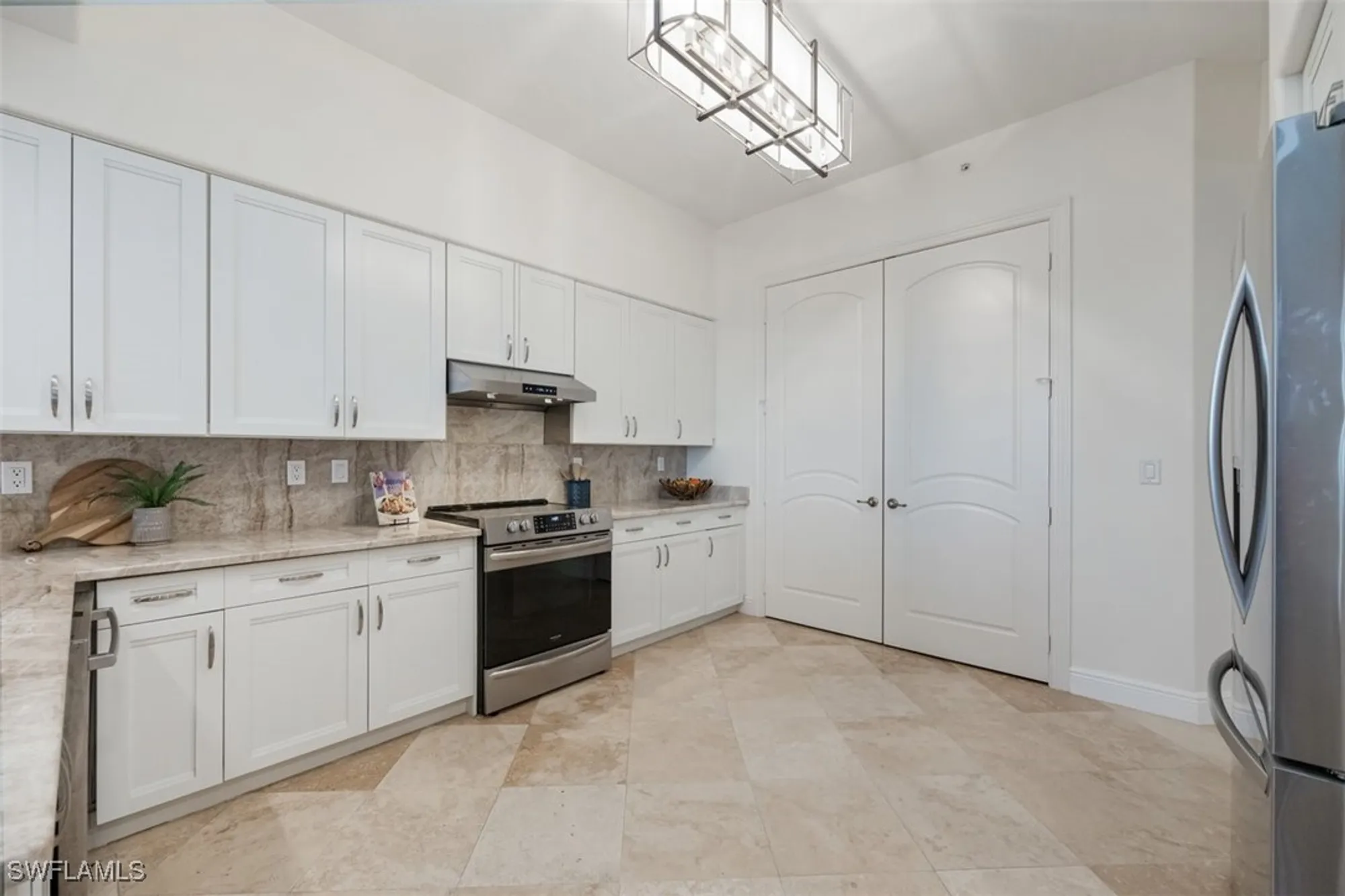 Property Slideshow image 11 of 25 | 560 el camino real apt 1304, Naples, FL, 34119