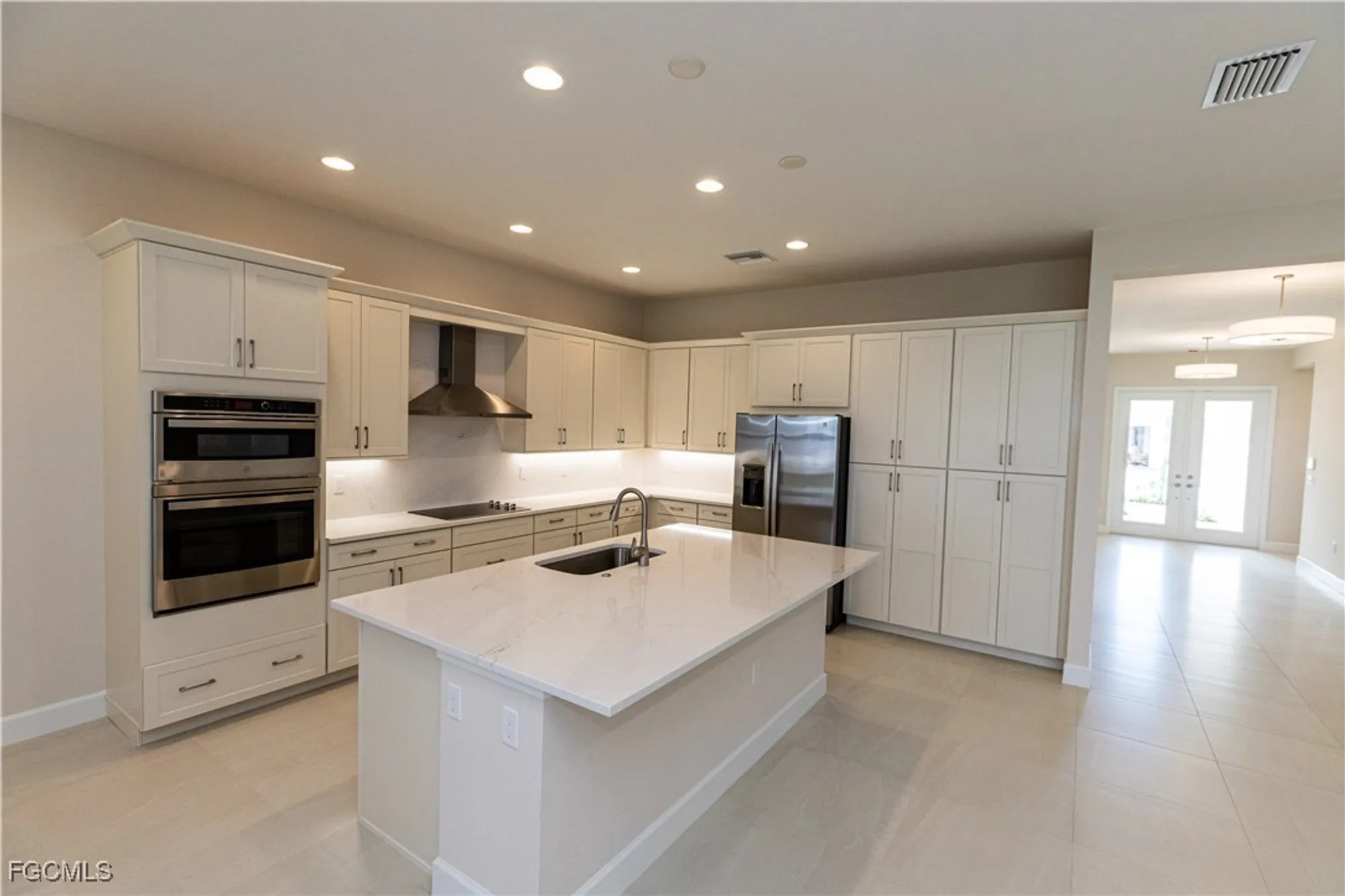 Property Slideshow image 14 of 50 | 14359 hogarth pl, Fort Myers, FL, 33905