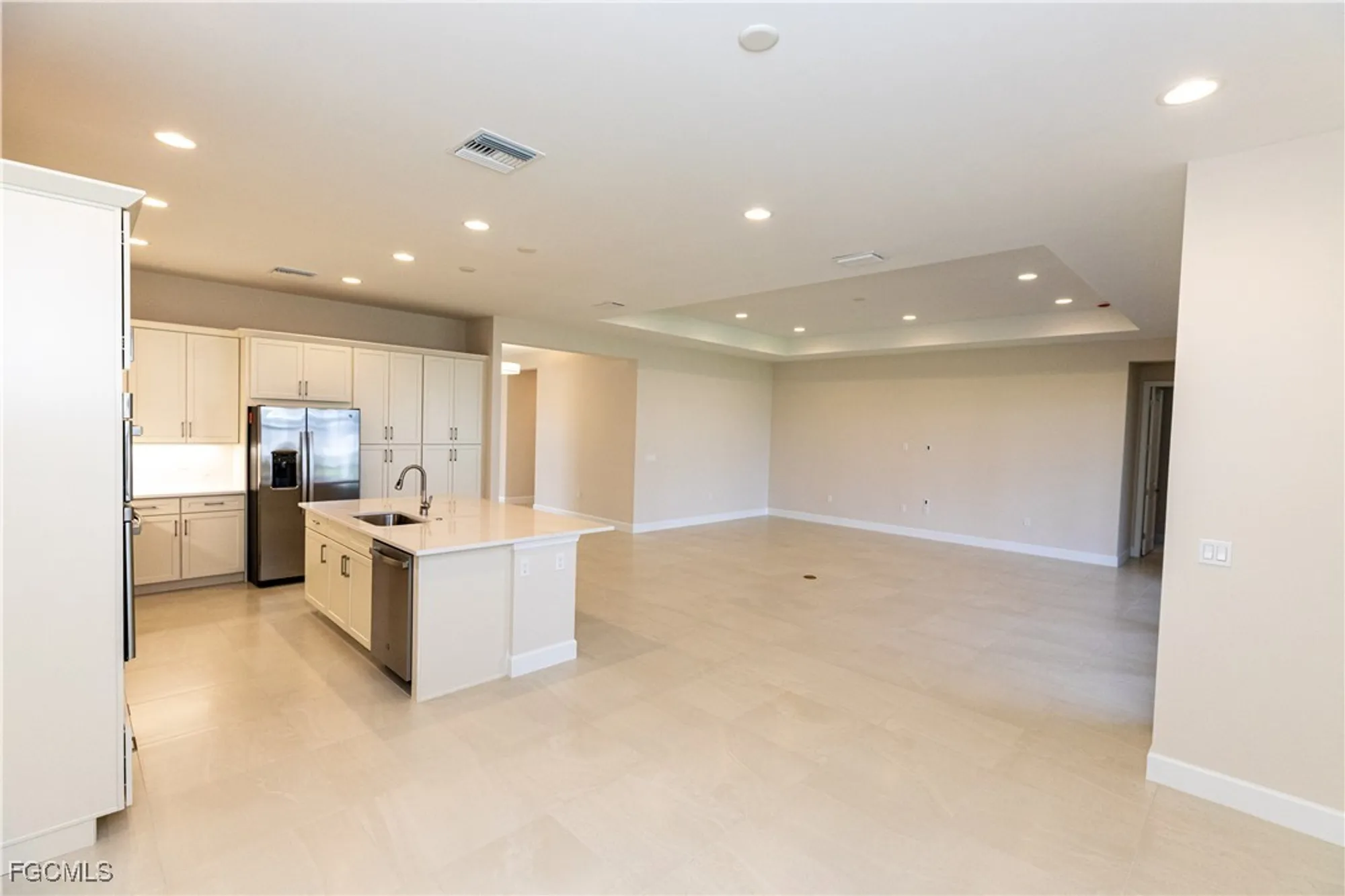 Property Slideshow image 17 of 50 | 14359 hogarth pl, Fort Myers, FL, 33905