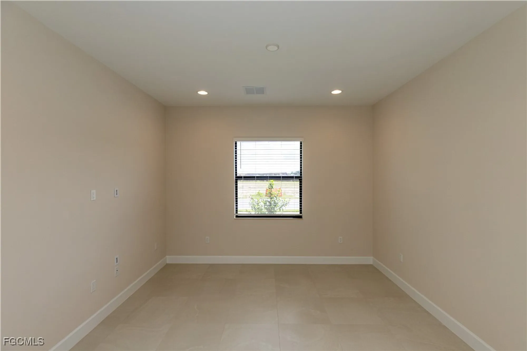 Property Slideshow image 25 of 50 | 14359 hogarth pl, Fort Myers, FL, 33905