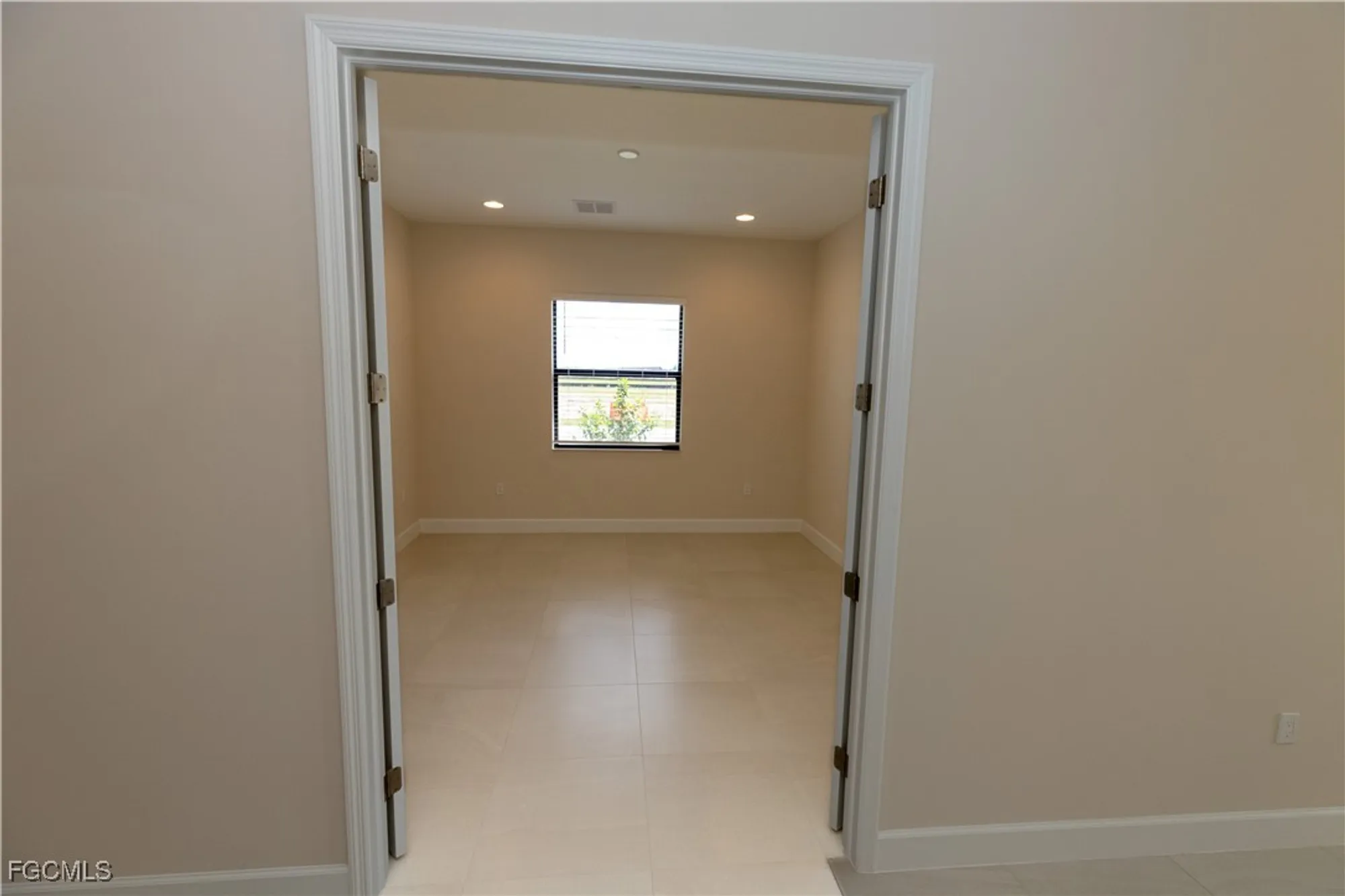 Property Slideshow image 27 of 50 | 14359 hogarth pl, Fort Myers, FL, 33905