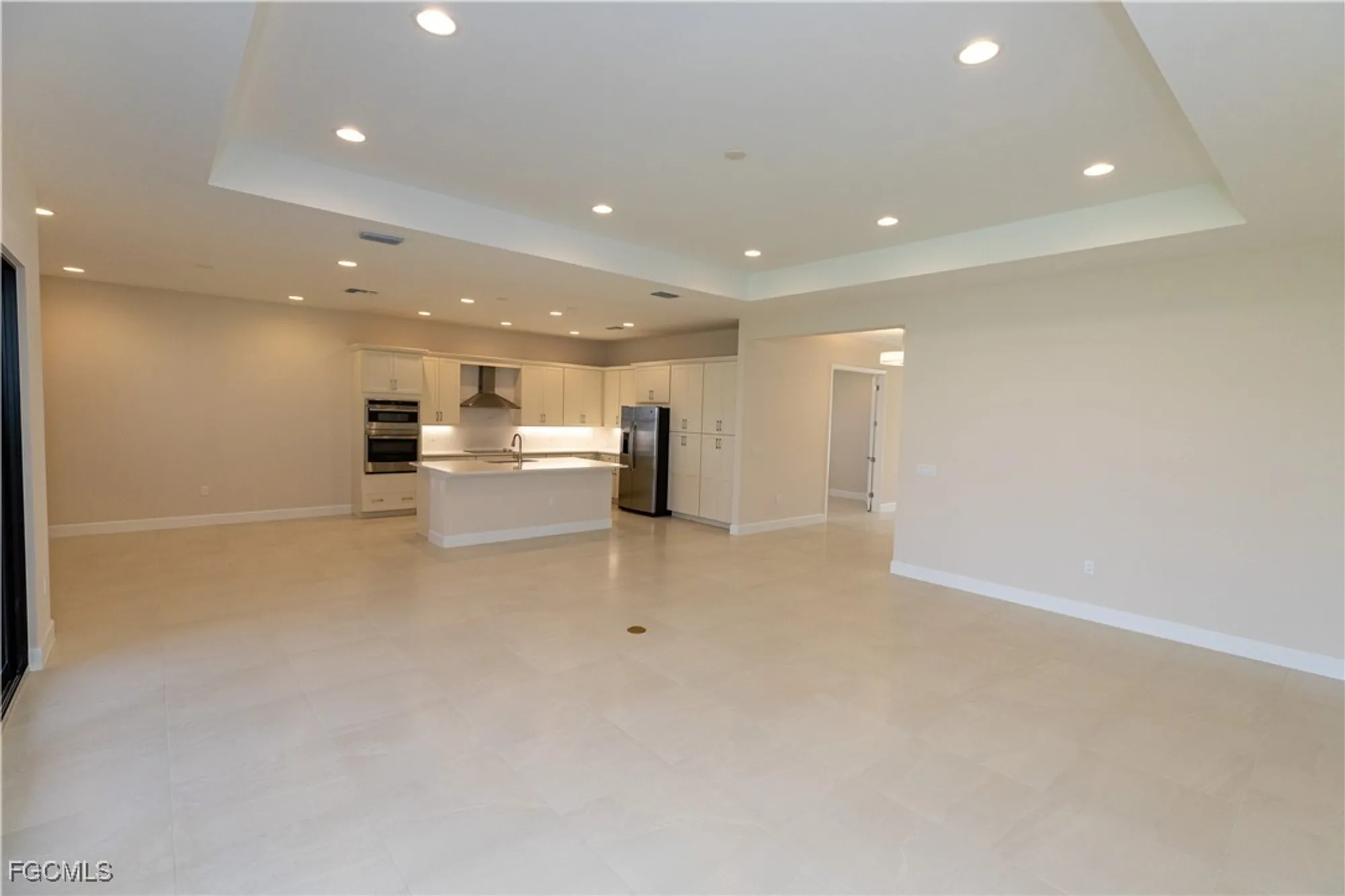 Property Slideshow image 20 of 50 | 14359 hogarth pl, Fort Myers, FL, 33905