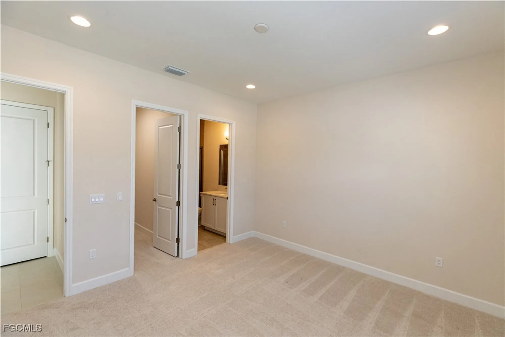 Property Slideshow image 23 of 50 | 14359 hogarth pl, Fort Myers, FL, 33905