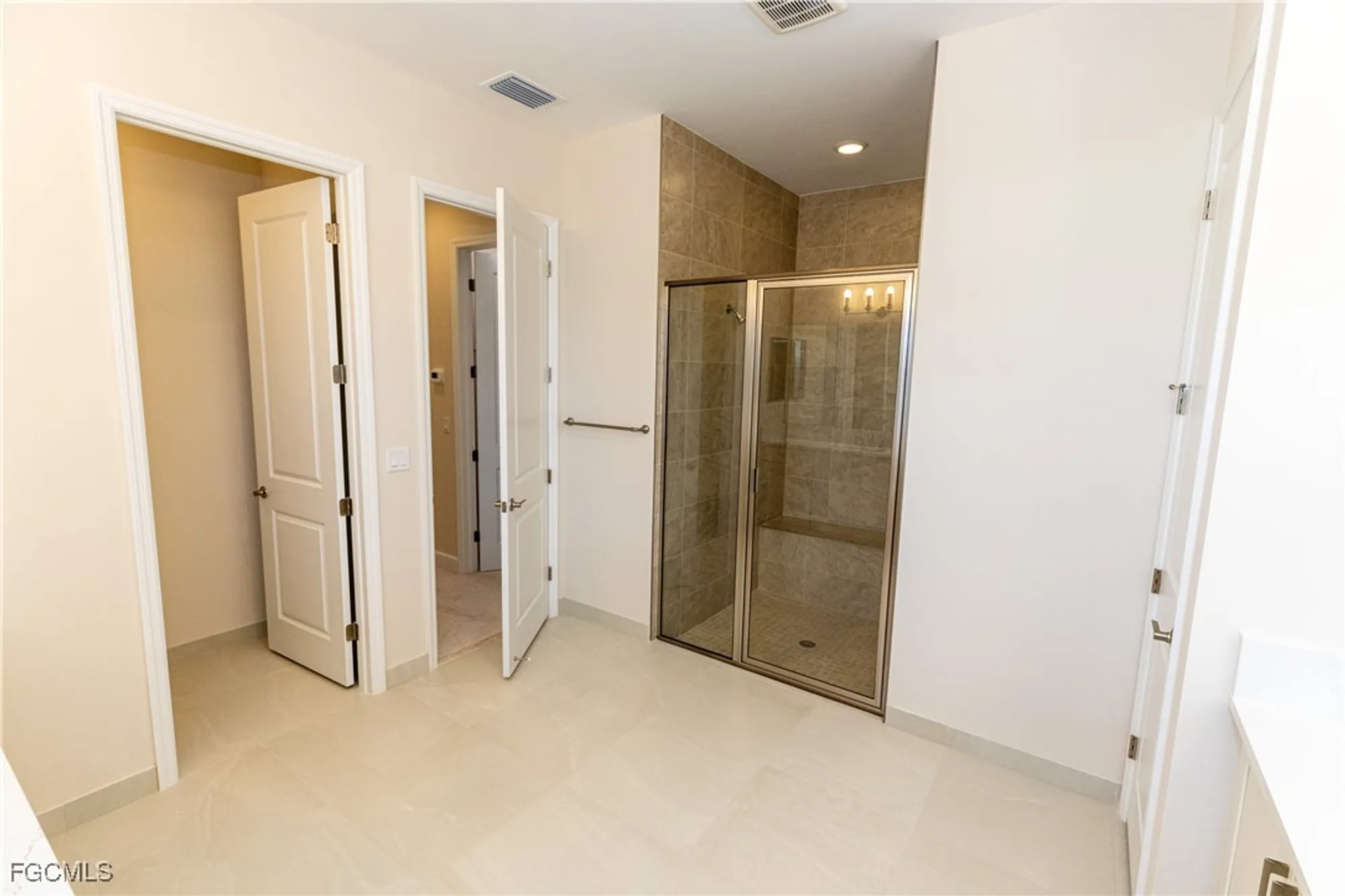 Property Slideshow image 30 of 50 | 14359 hogarth pl, Fort Myers, FL, 33905