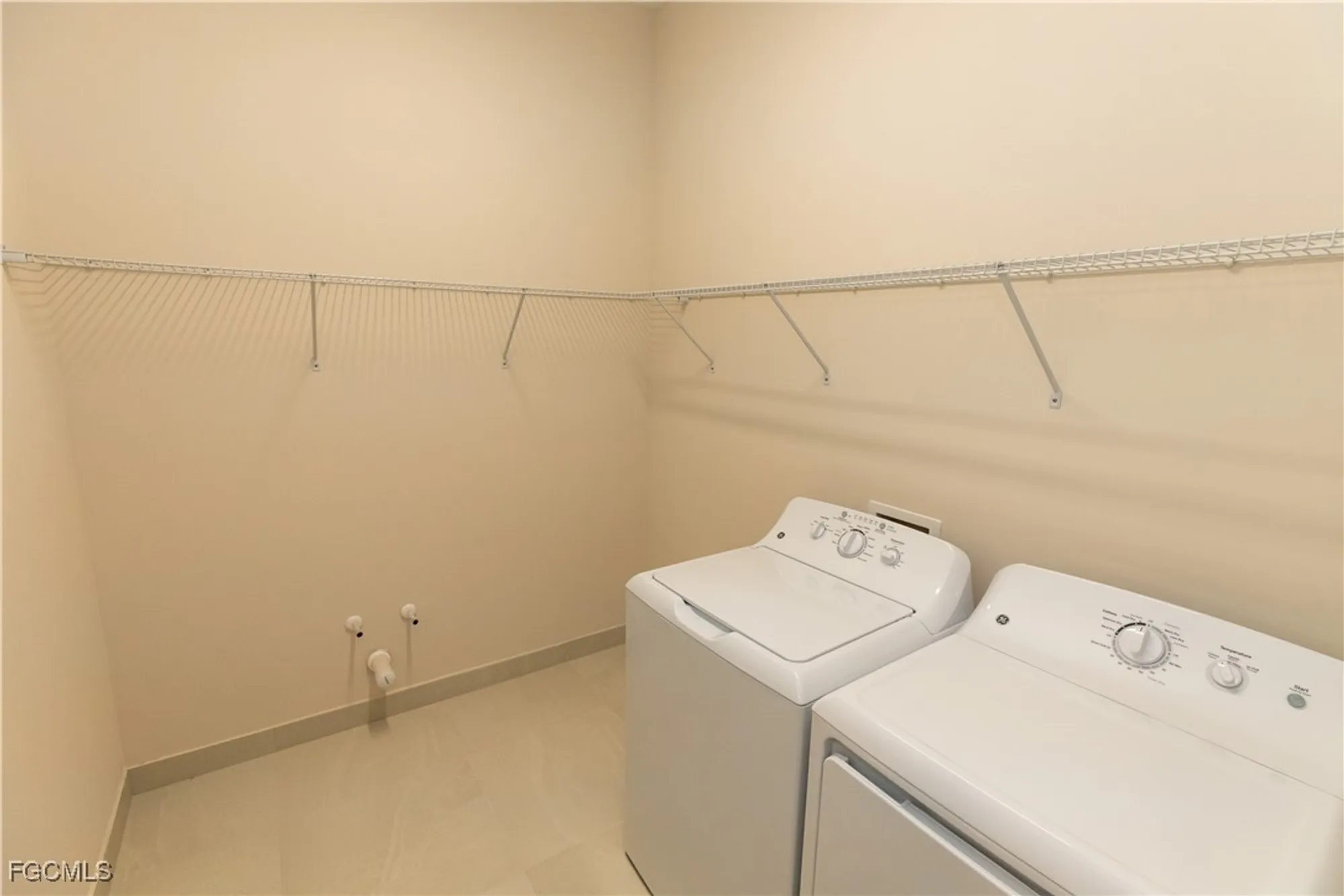 Property Slideshow image 31 of 50 | 14359 hogarth pl, Fort Myers, FL, 33905