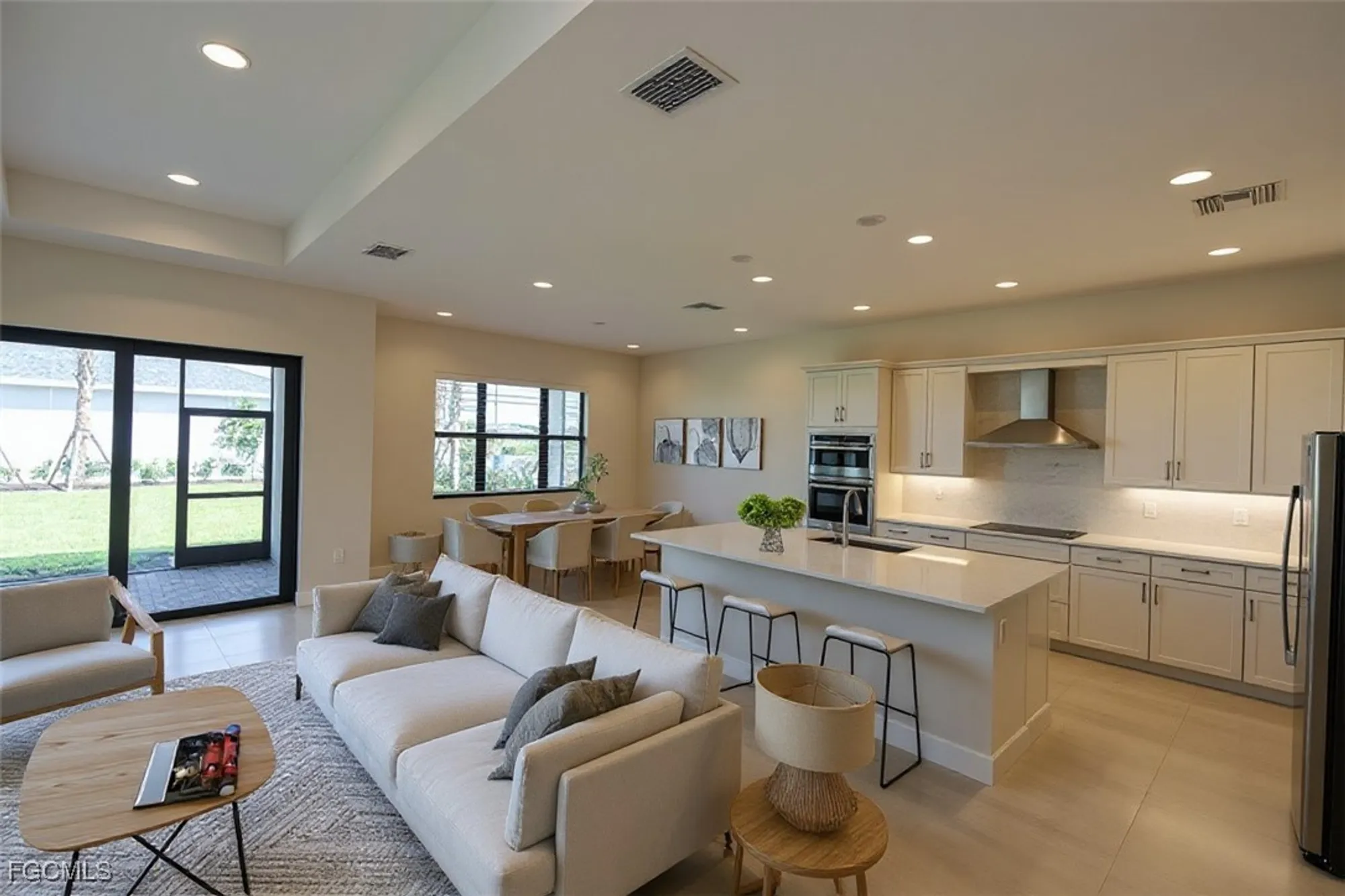 Property Slideshow image 6 of 50 | 14359 hogarth pl, Fort Myers, FL, 33905