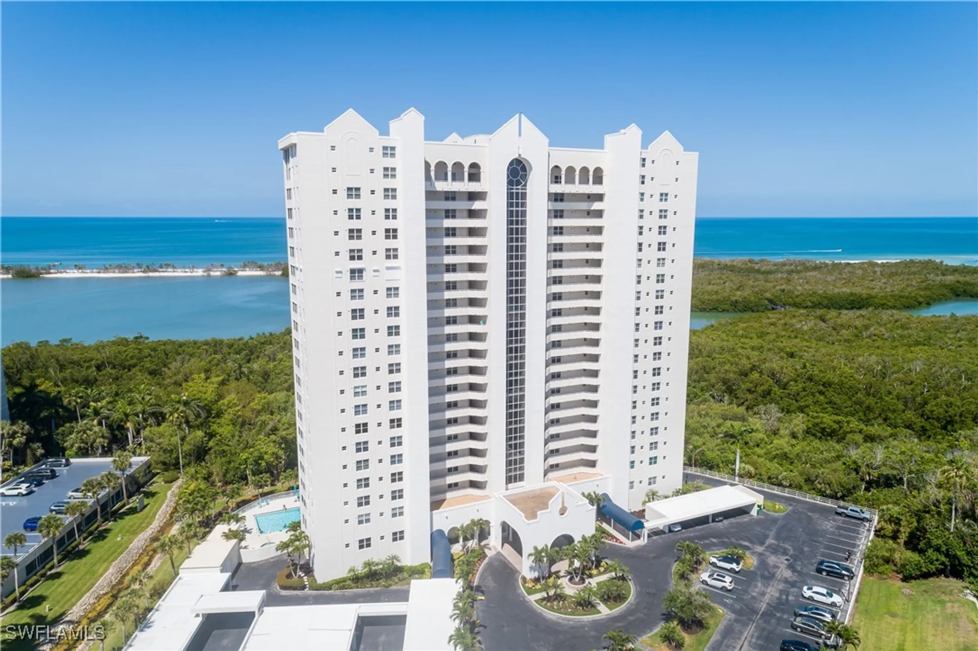 Property Slideshow image 15 of 19 | 5550 heron point dr 305, Naples, FL, 34108