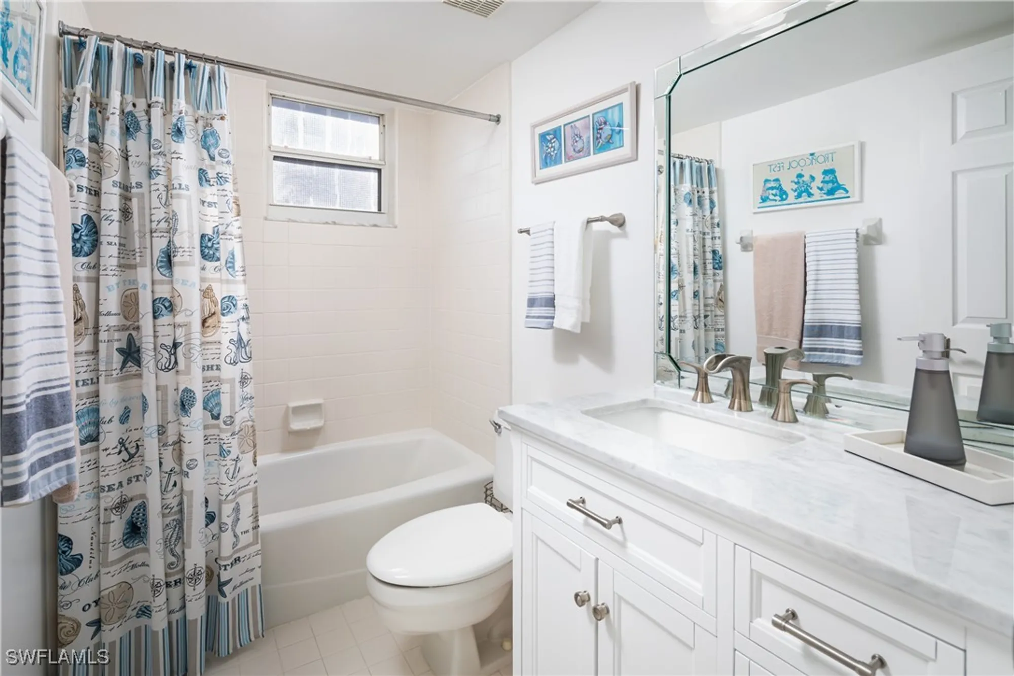 Property Slideshow image 12 of 19 | 5550 heron point dr 305, Naples, FL, 34108