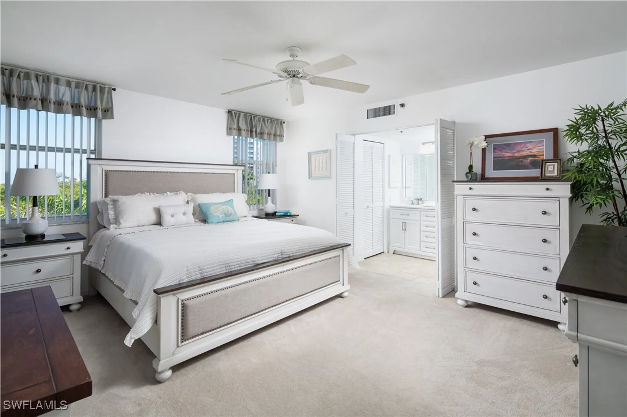 Property Slideshow image 8 of 19 | 5550 heron point dr 305, Naples, FL, 34108